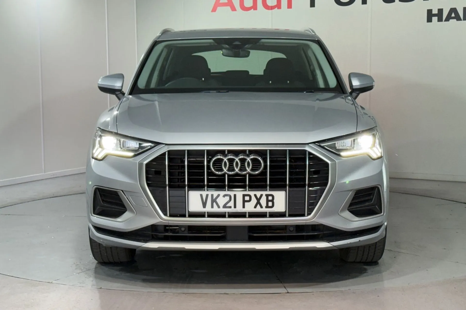 Audi Q3 thumbnail image number 11