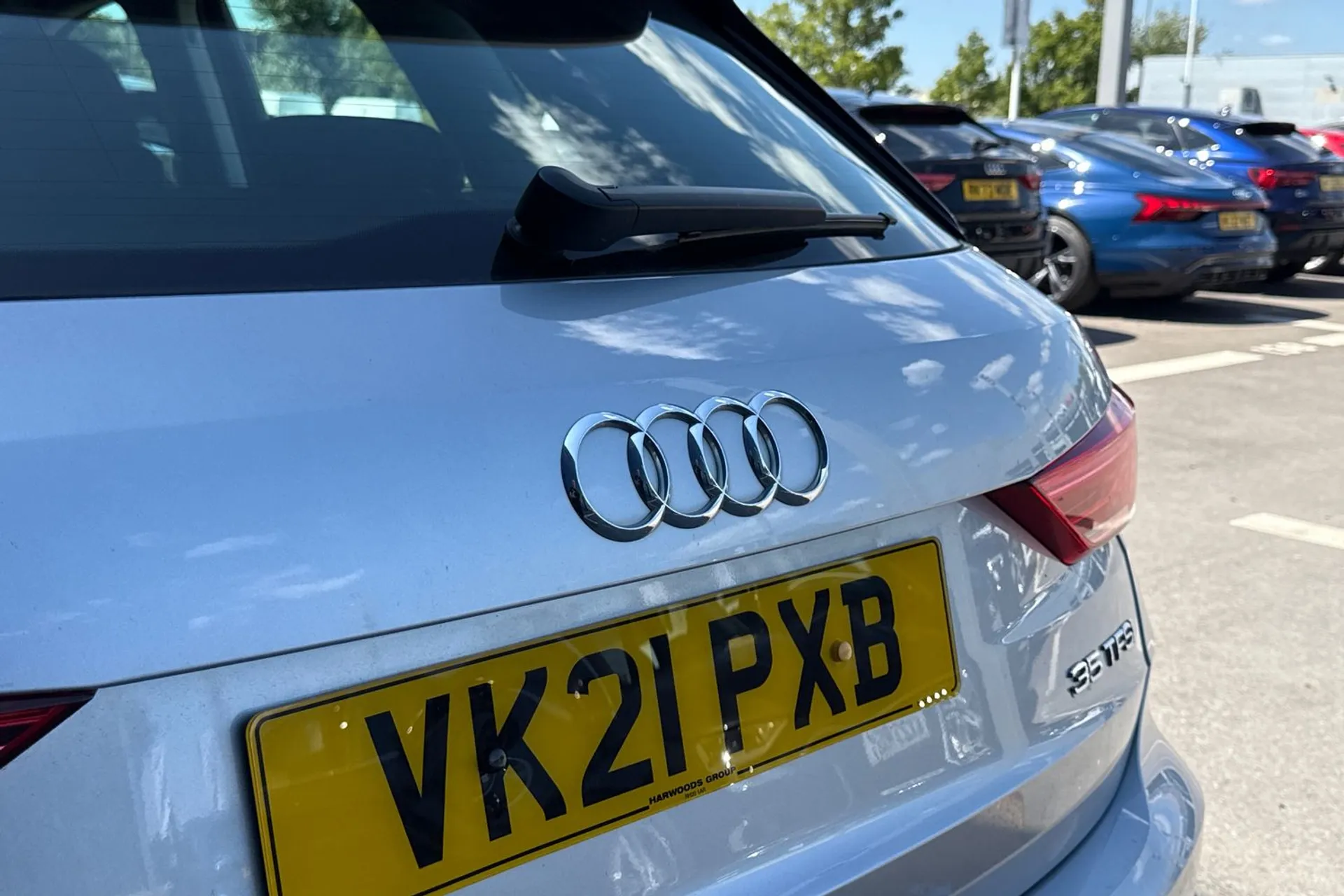 Audi Q3 thumbnail image number 15