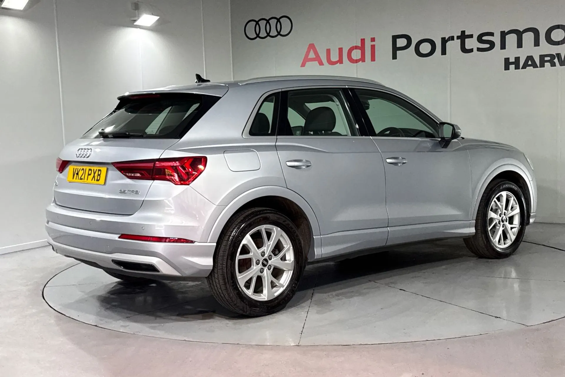 Audi Q3 thumbnail image number 6