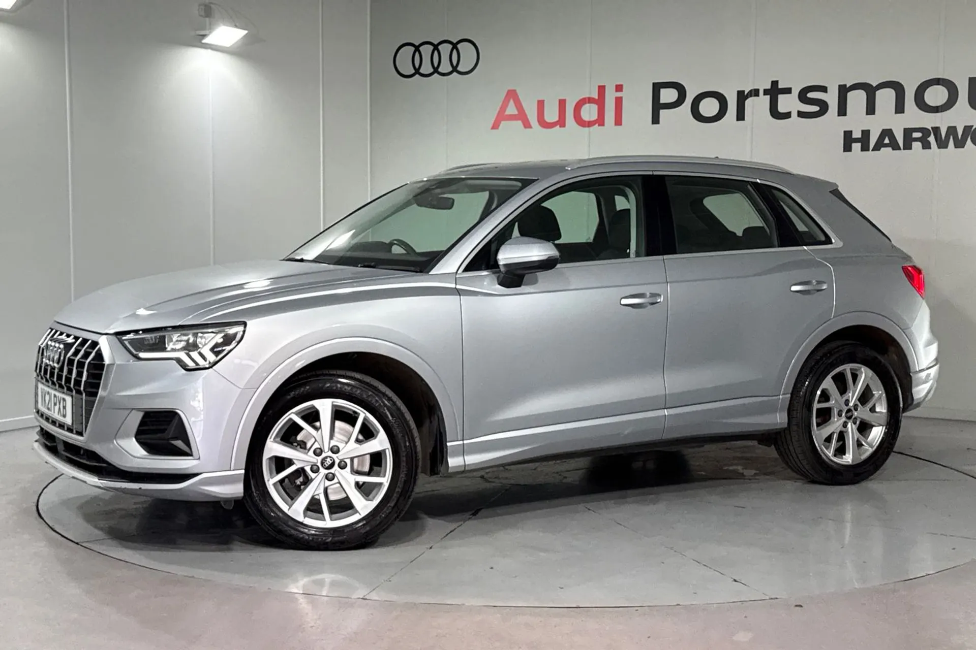 Audi Q3 thumbnail image number 10