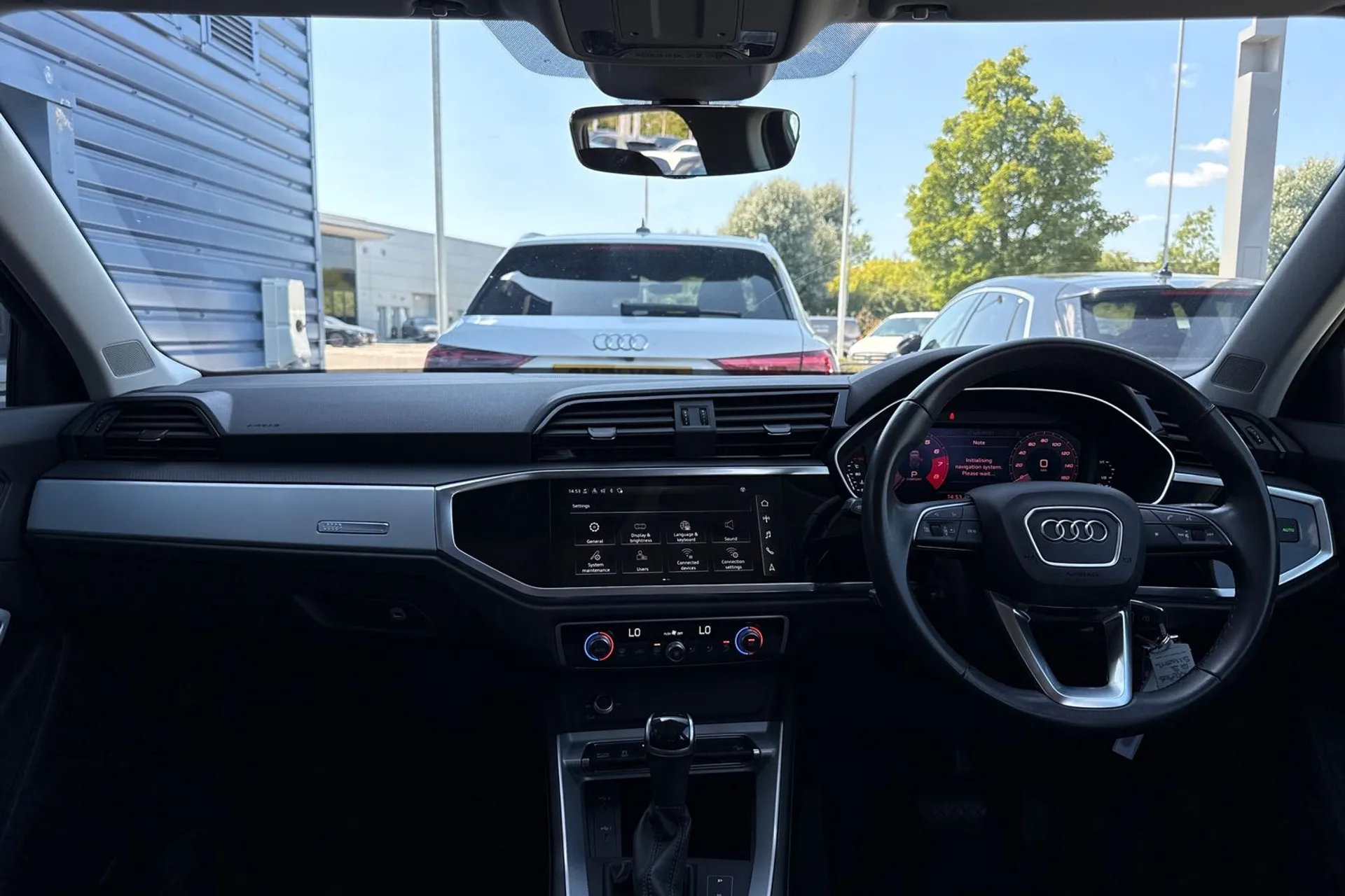 Audi Q3 thumbnail image number 3