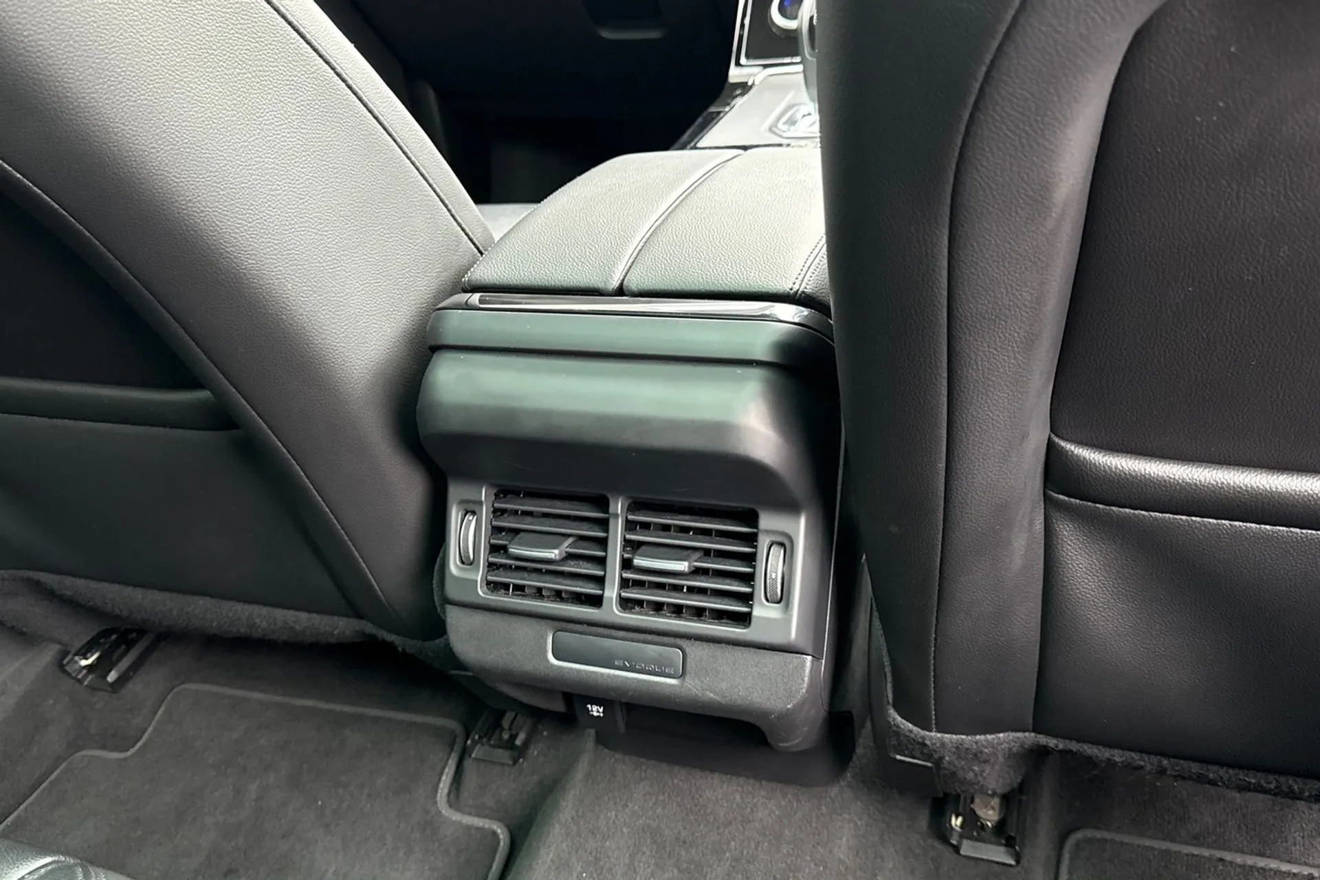 LAND ROVER RANGE ROVER EVOQUE thumbnail image number 37