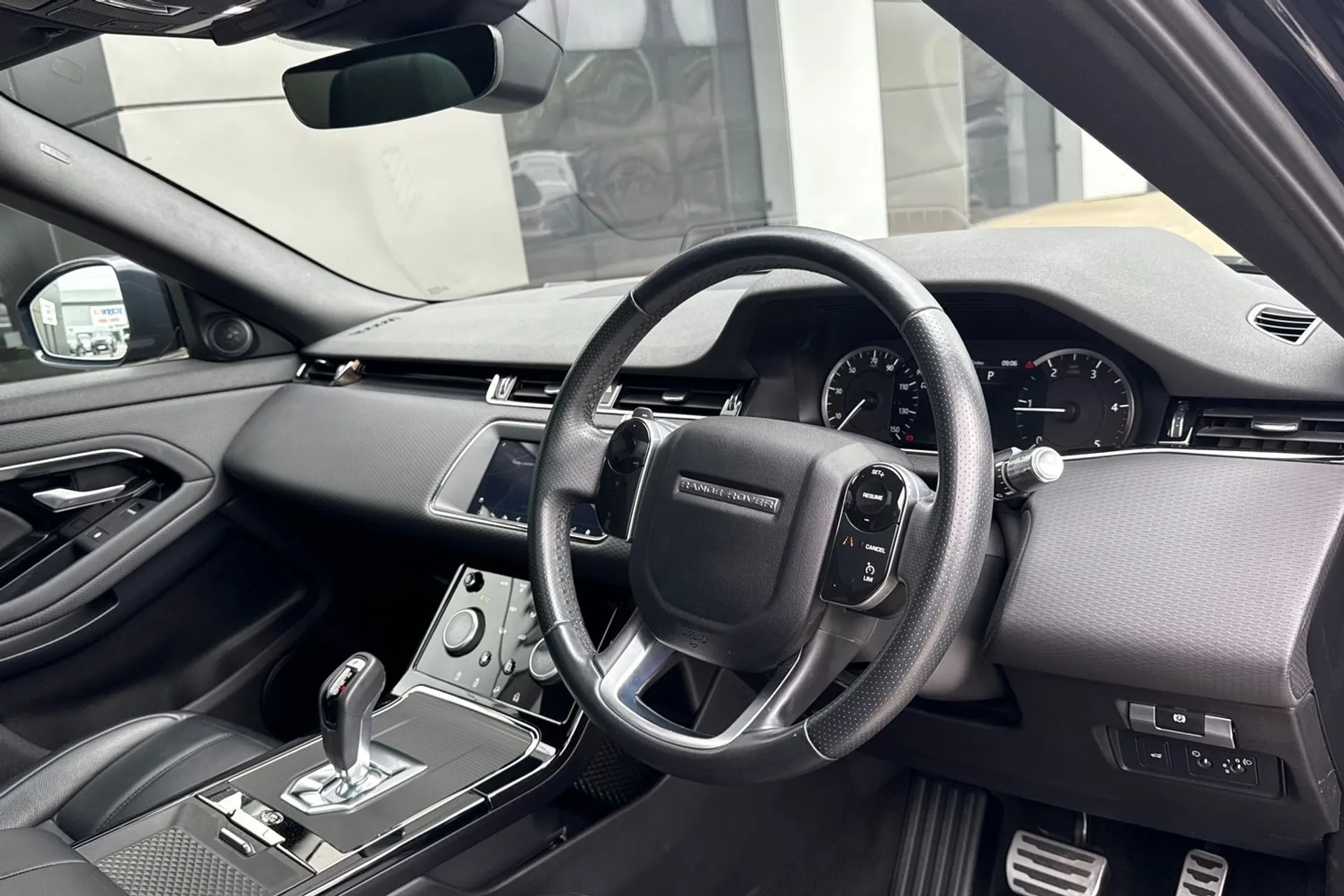 LAND ROVER RANGE ROVER EVOQUE thumbnail image number 16