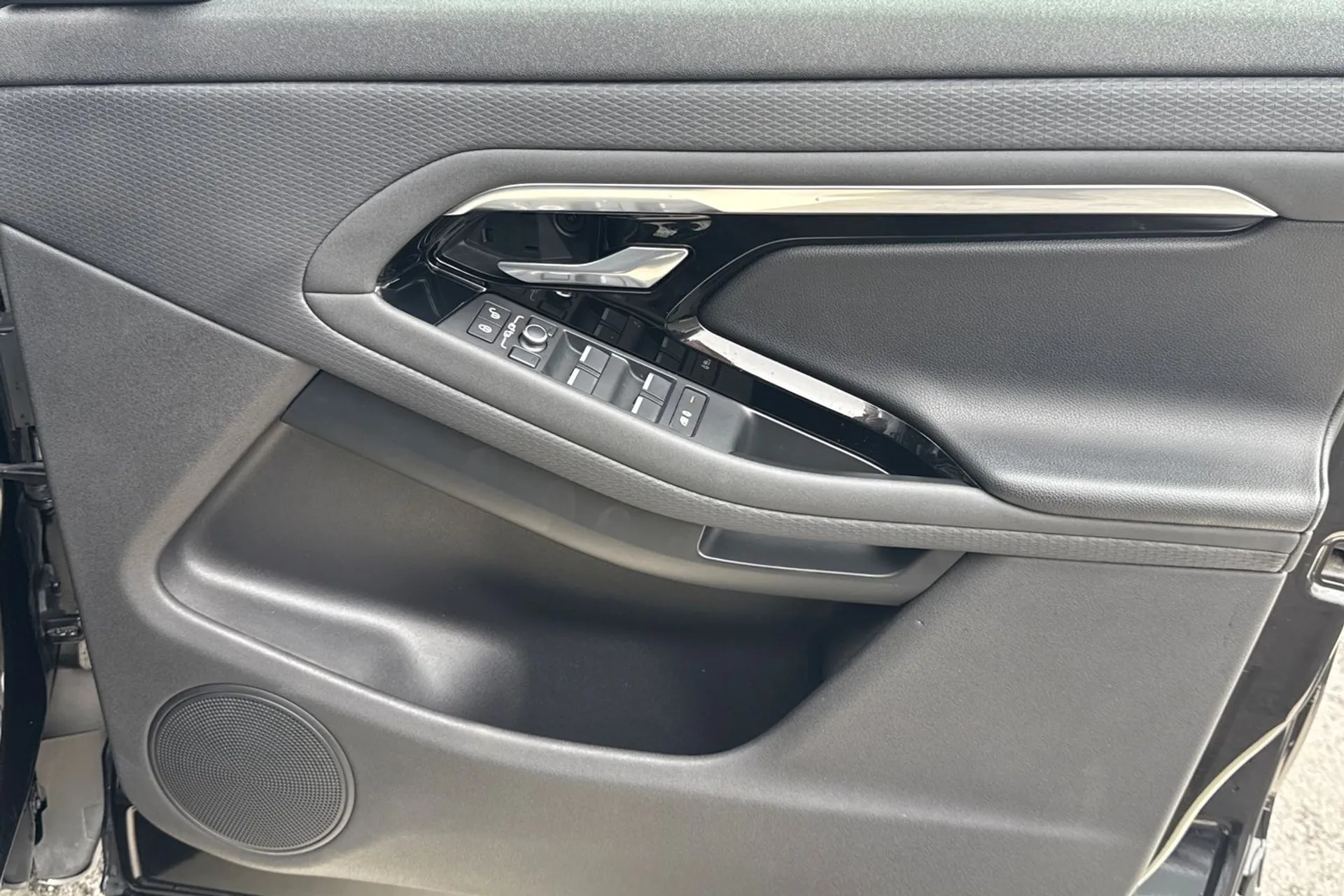 LAND ROVER RANGE ROVER EVOQUE thumbnail image number 18