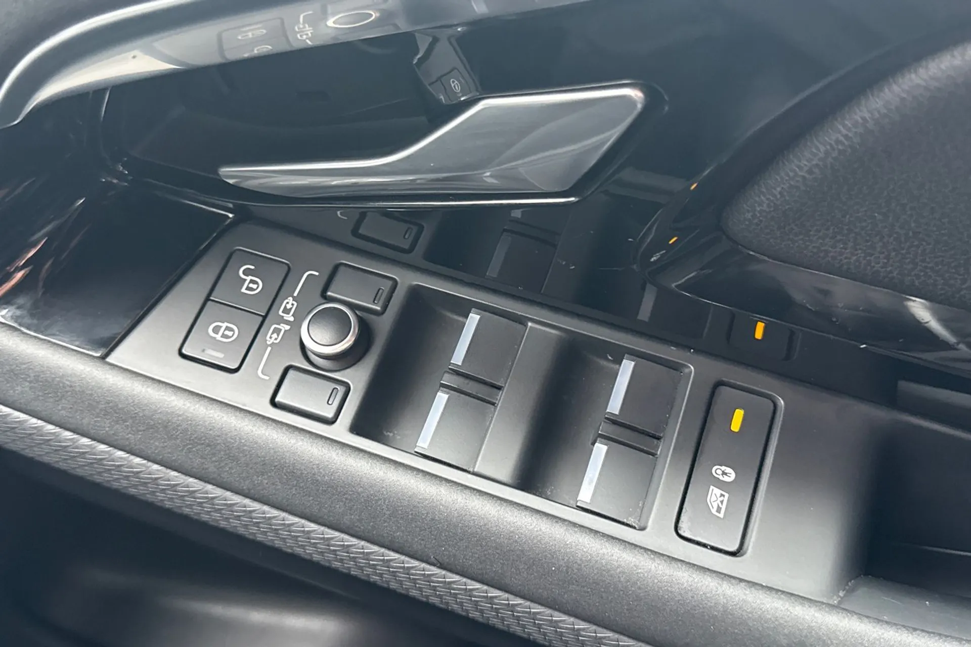 LAND ROVER RANGE ROVER EVOQUE thumbnail image number 19