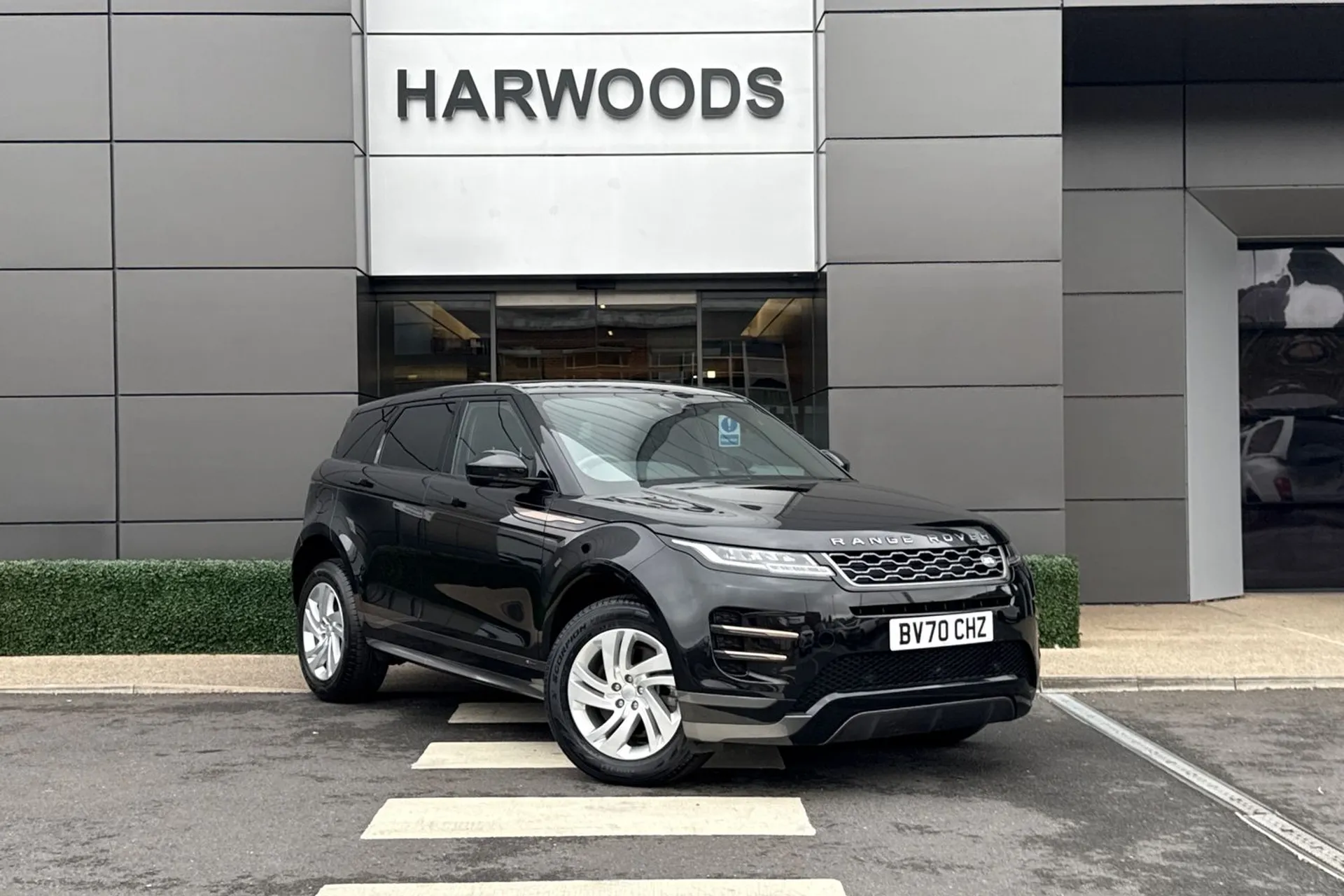 LAND ROVER RANGE ROVER EVOQUE focused image
