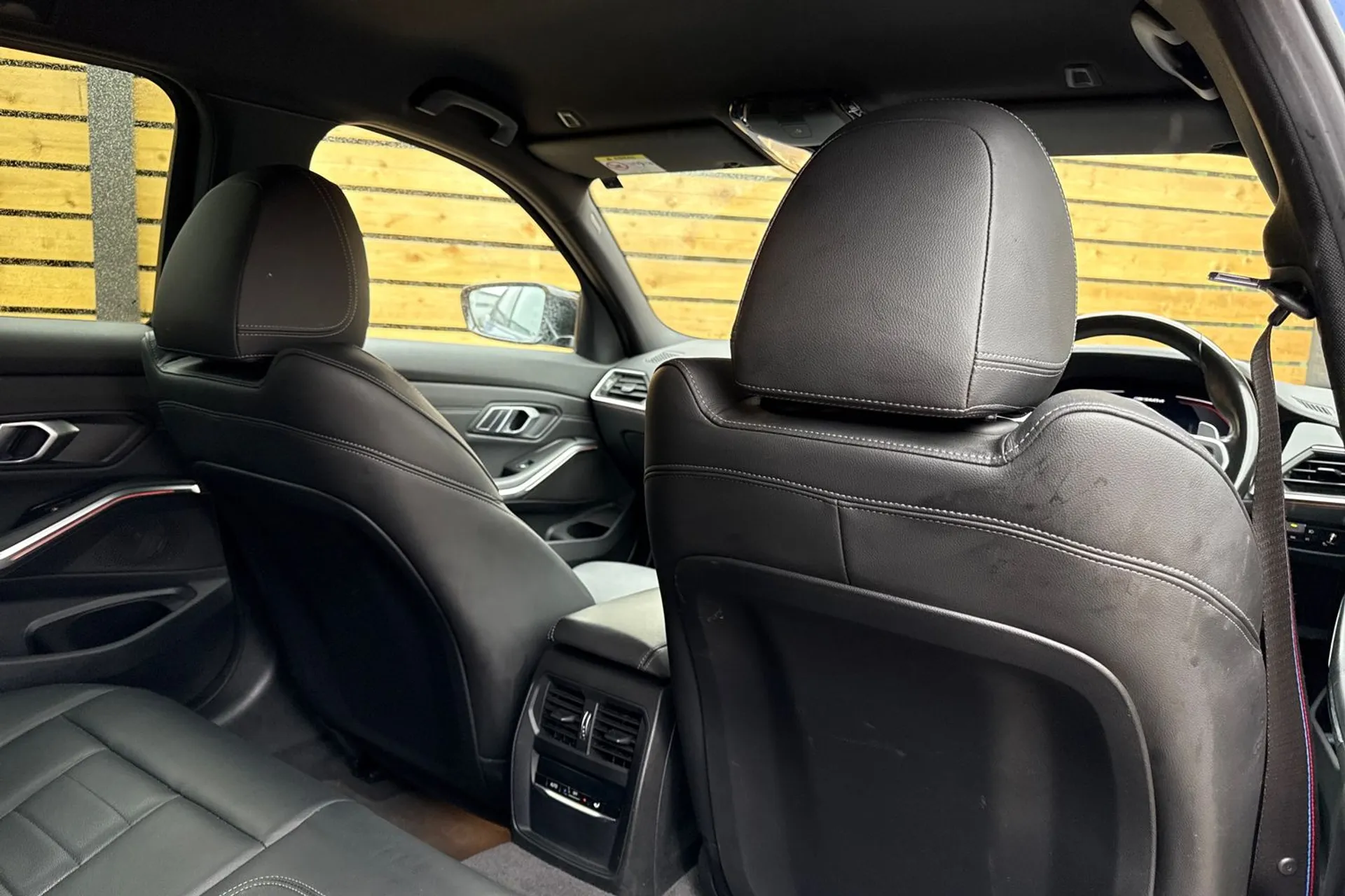 BMW 3 SERIES thumbnail image number 24