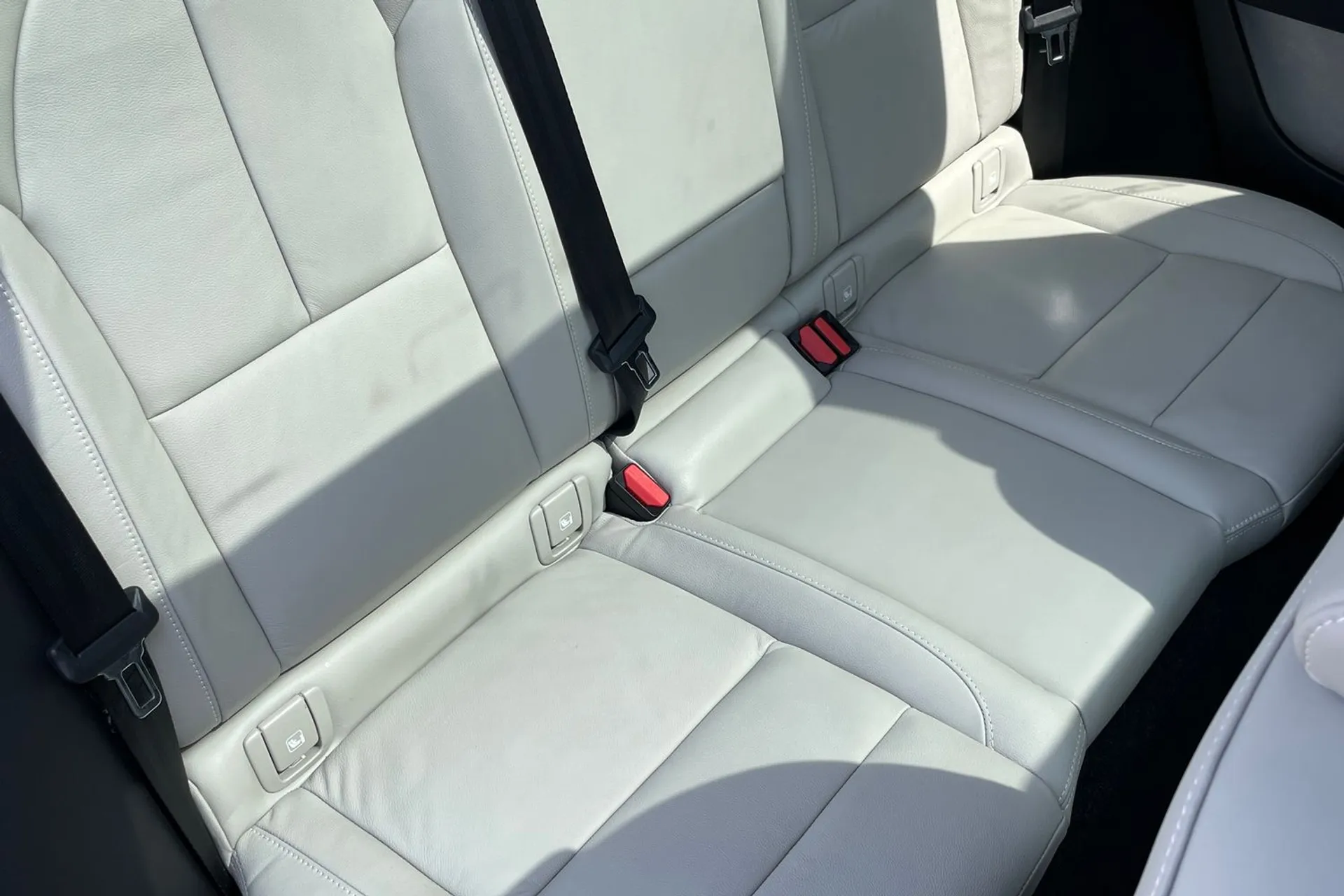 Volvo XC40 thumbnail image number 24