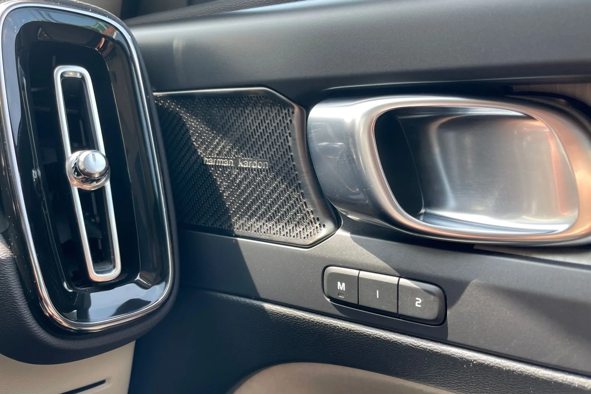 Volvo XC40 thumbnail image number 43