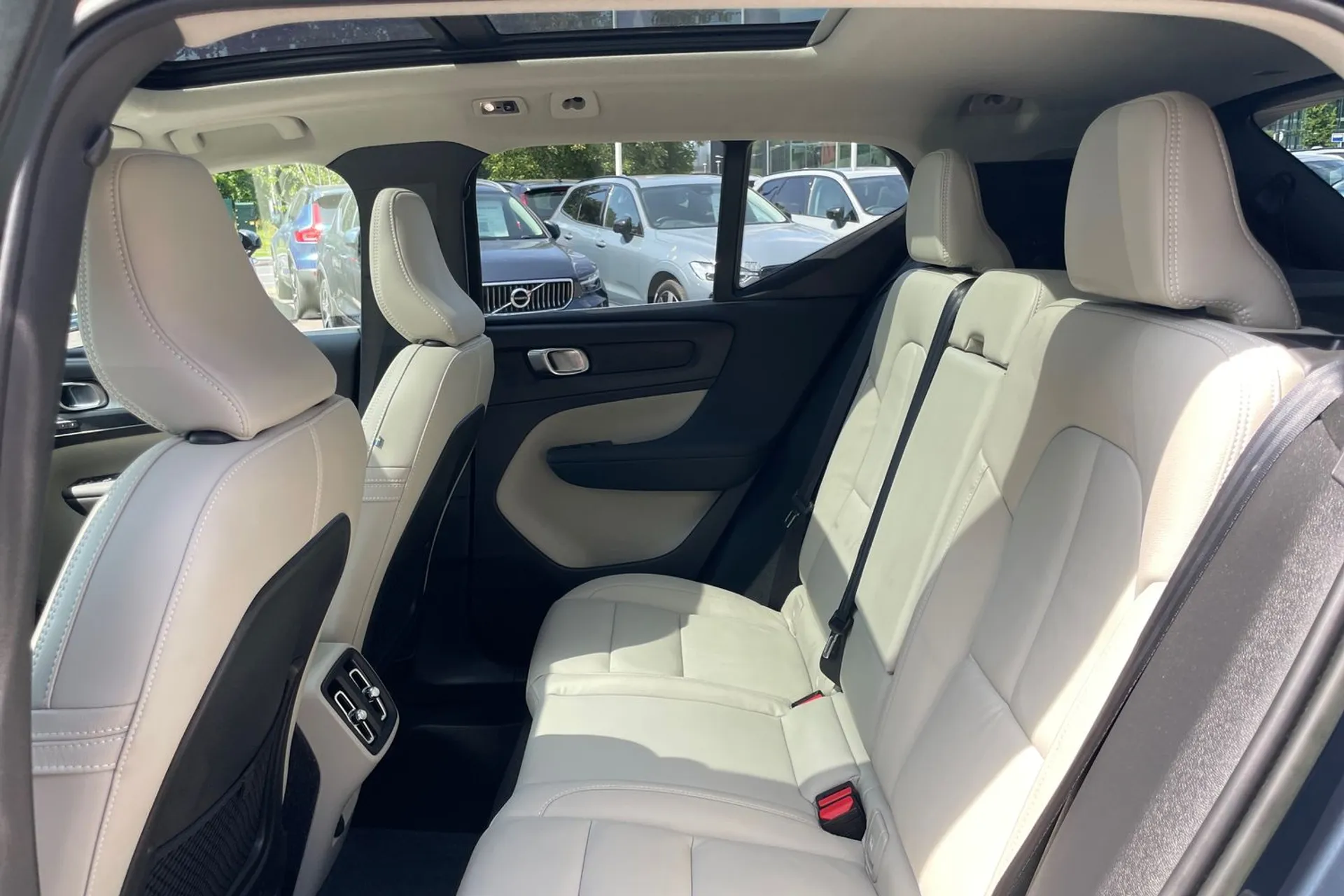 Volvo XC40 thumbnail image number 29
