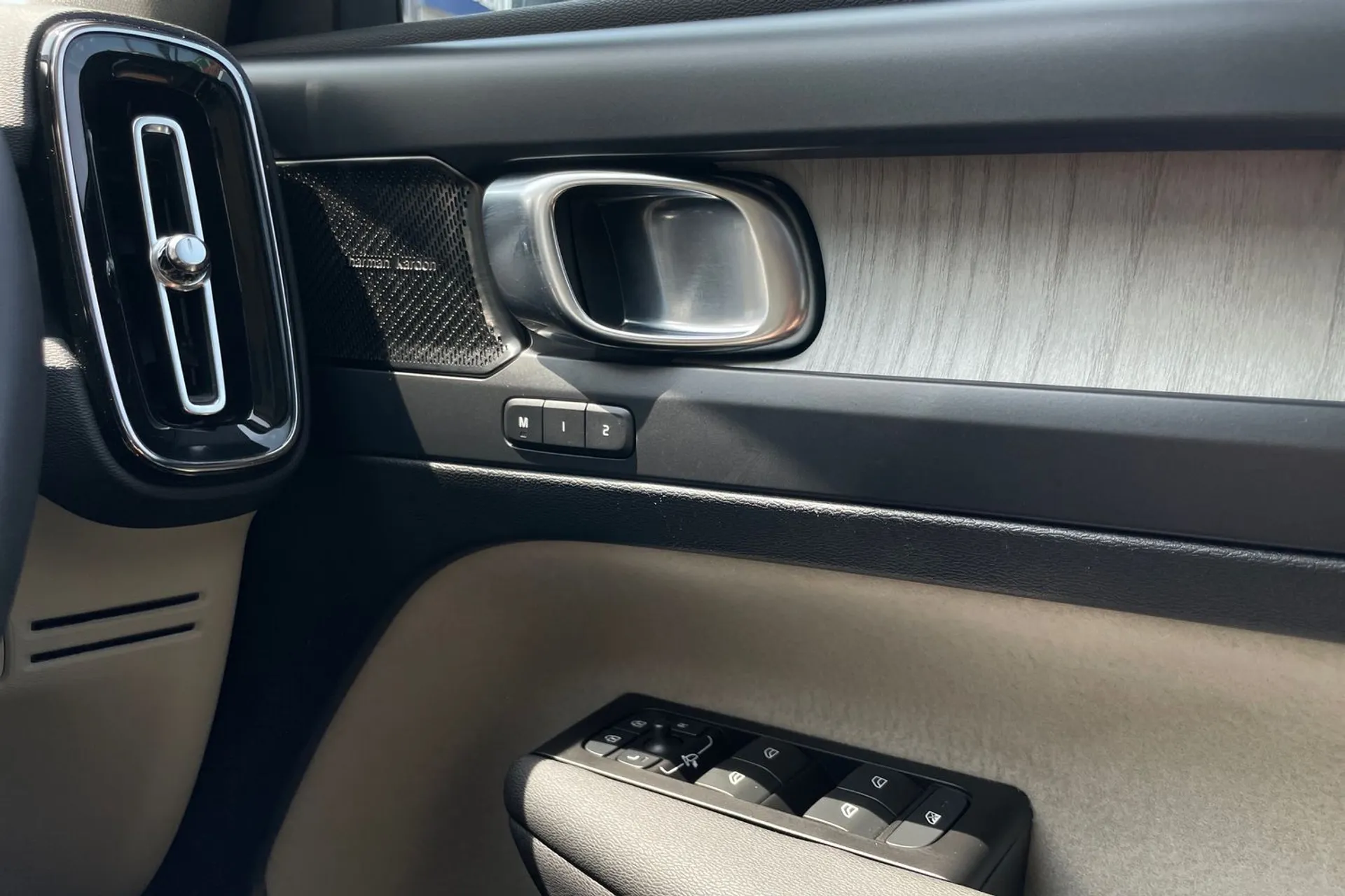 Volvo XC40 thumbnail image number 42