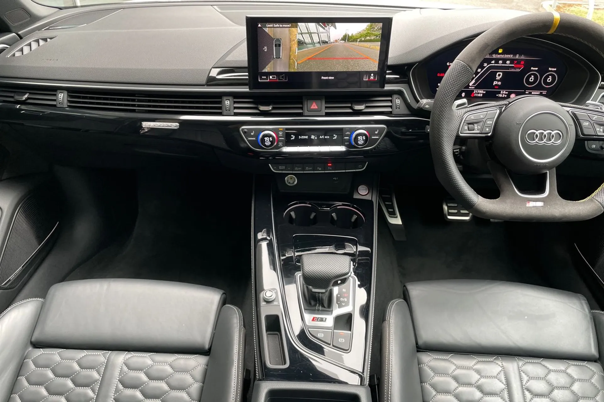 Audi RS4 thumbnail image number 34