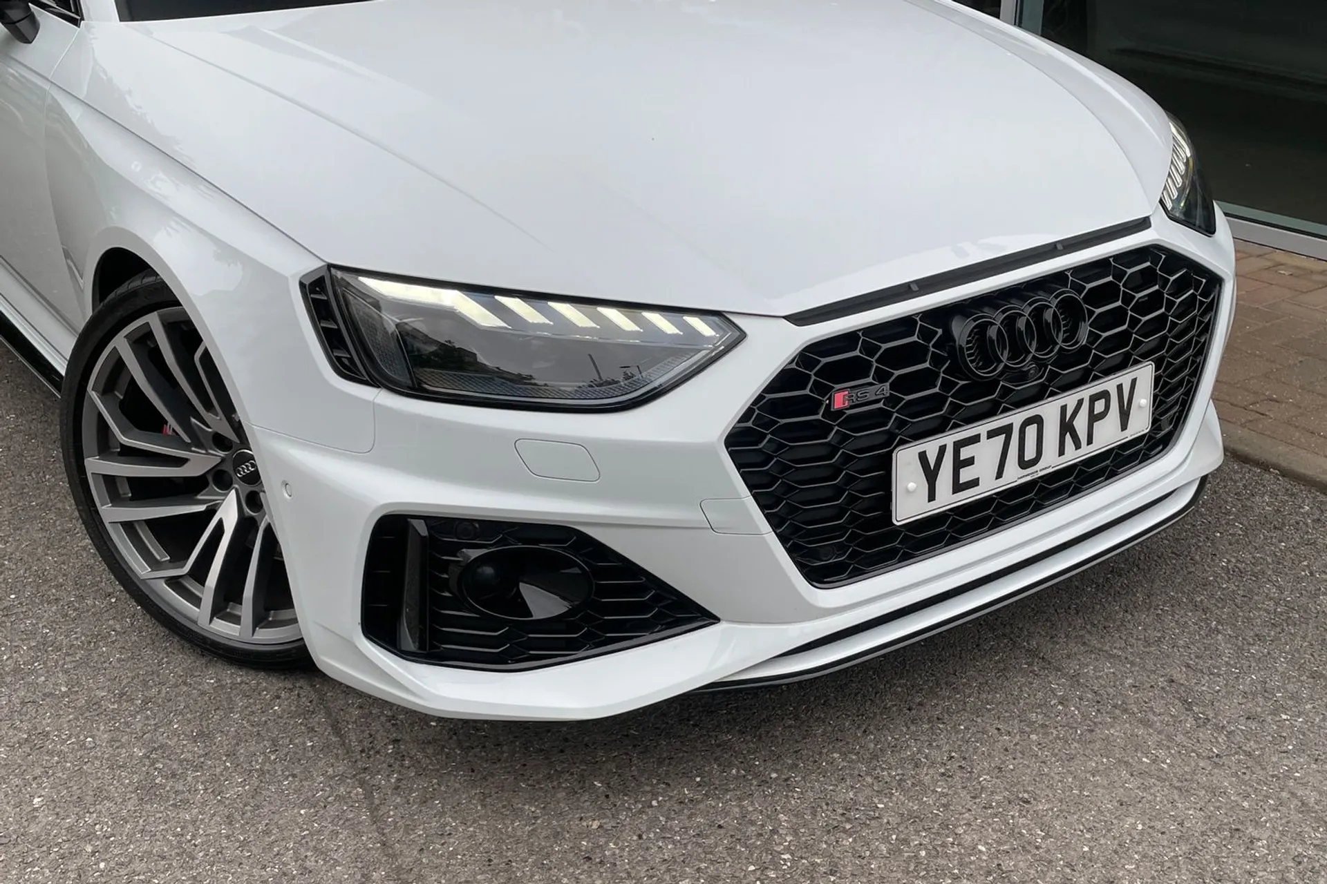 Audi RS4 thumbnail image number 14