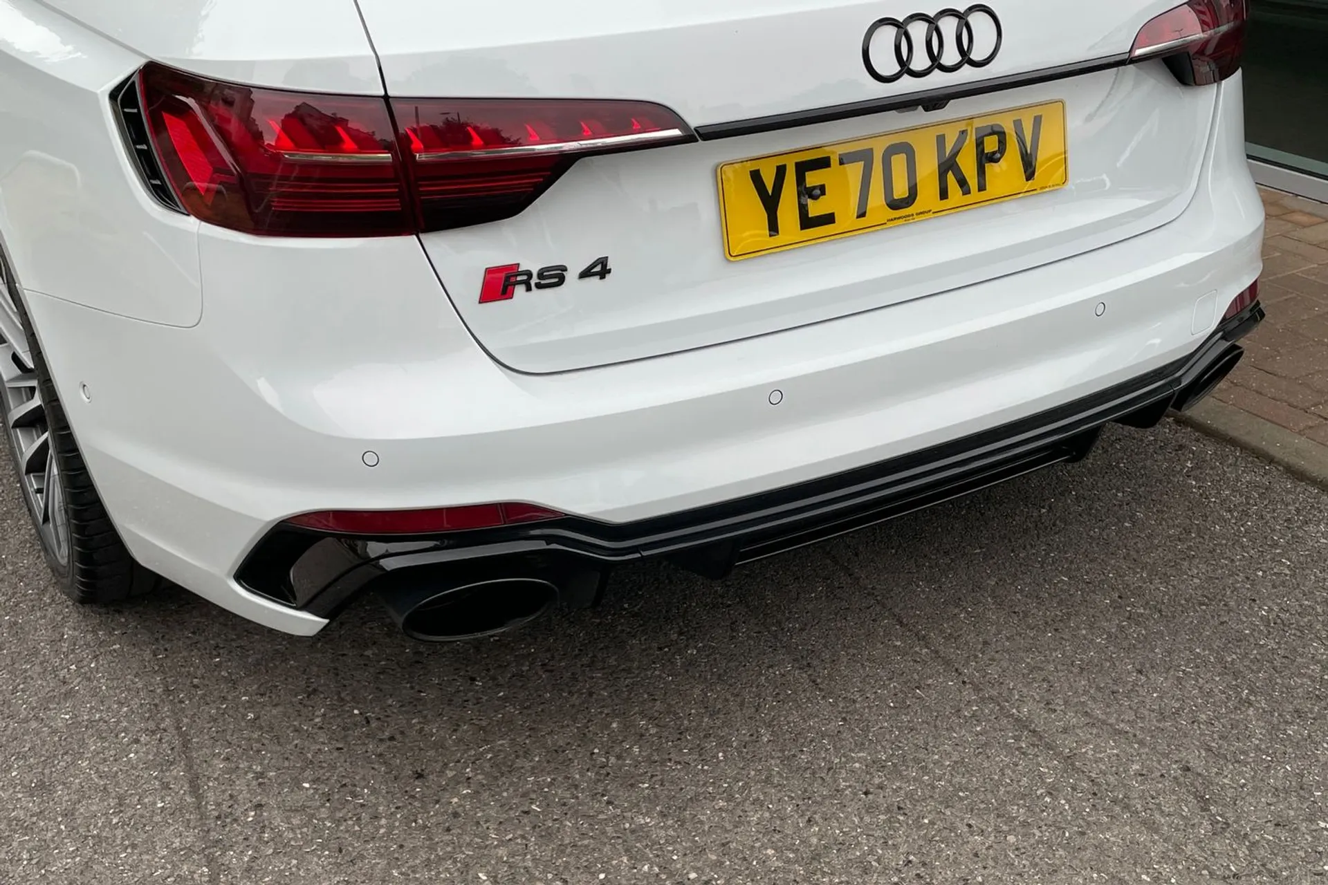 Audi RS4 thumbnail image number 16