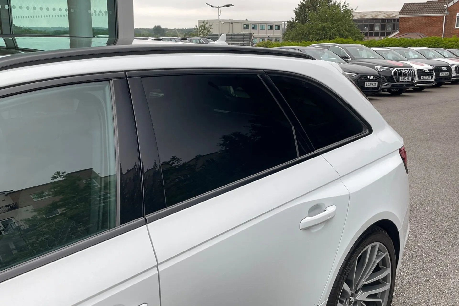 Audi RS4 thumbnail image number 12