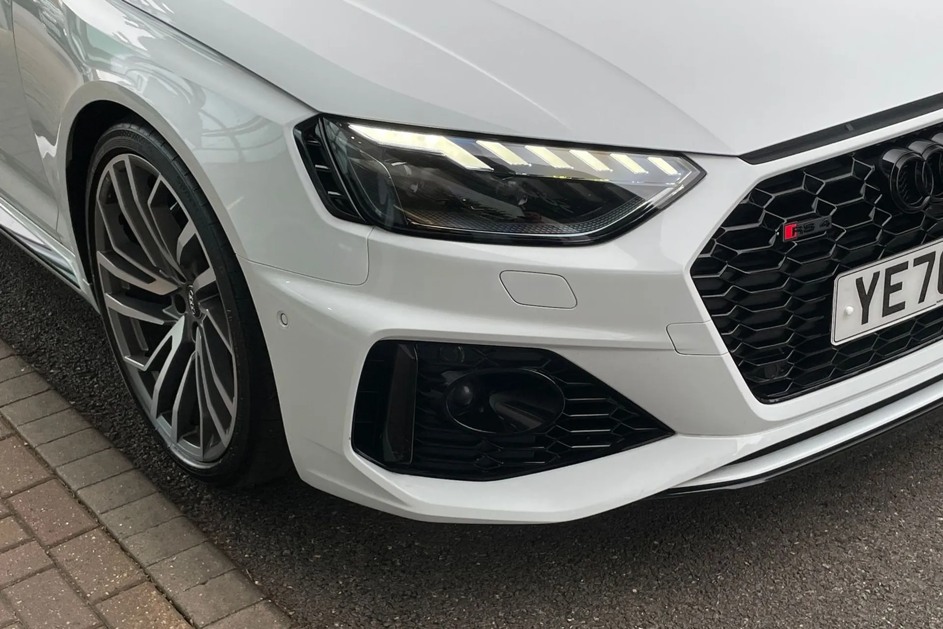 Audi RS4 thumbnail image number 55