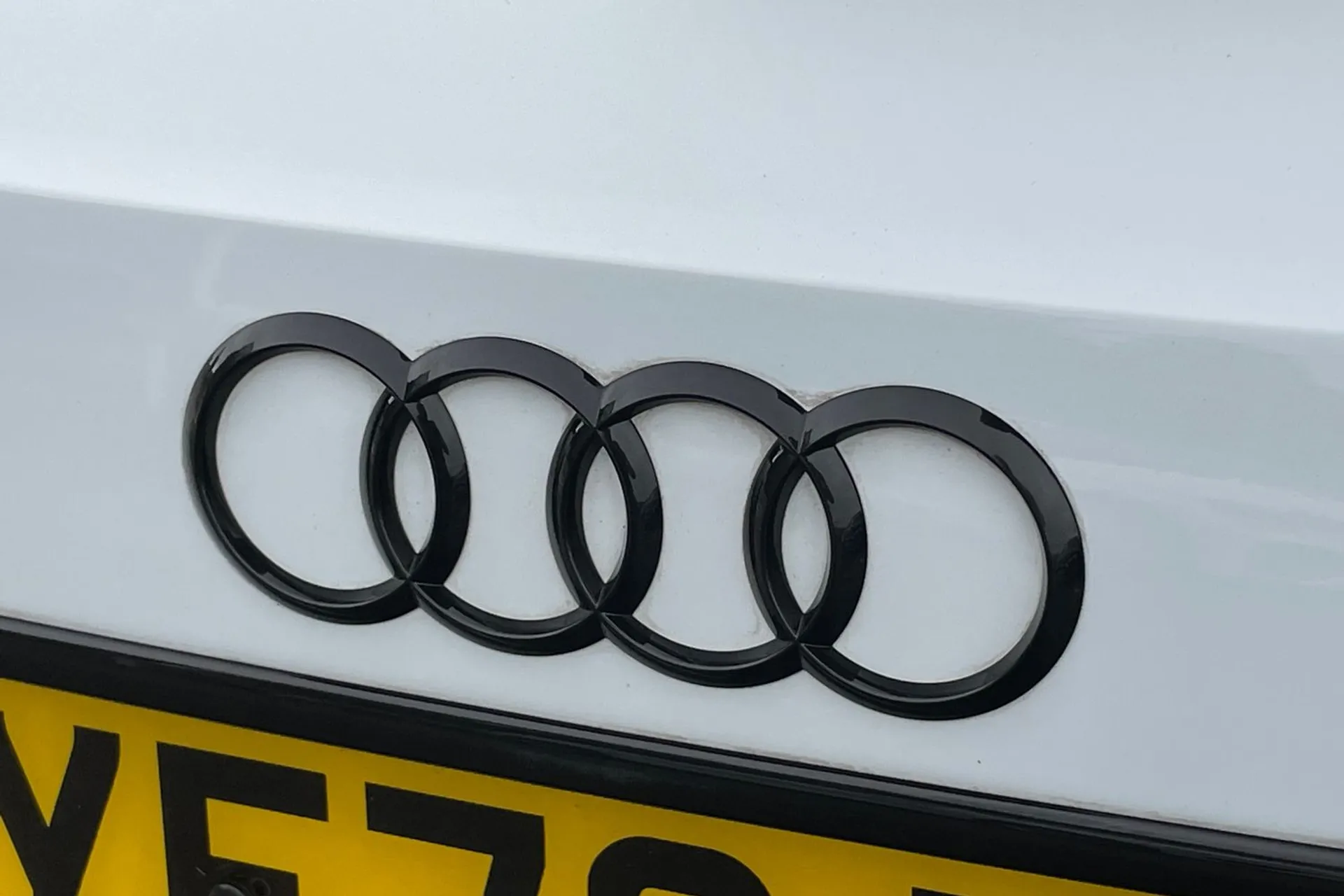 Audi RS4 thumbnail image number 49