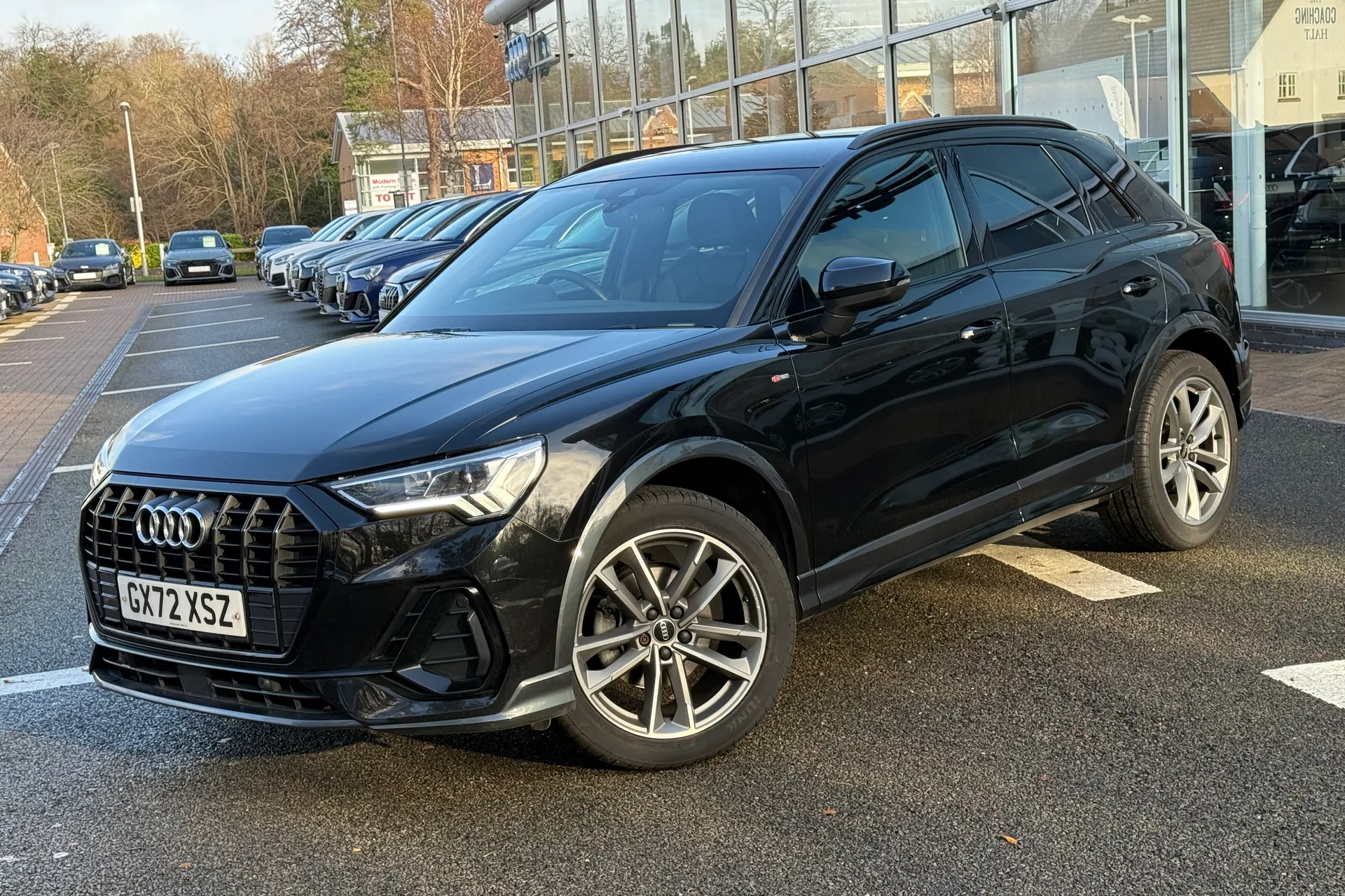 Audi Q3 thumbnail image number 16