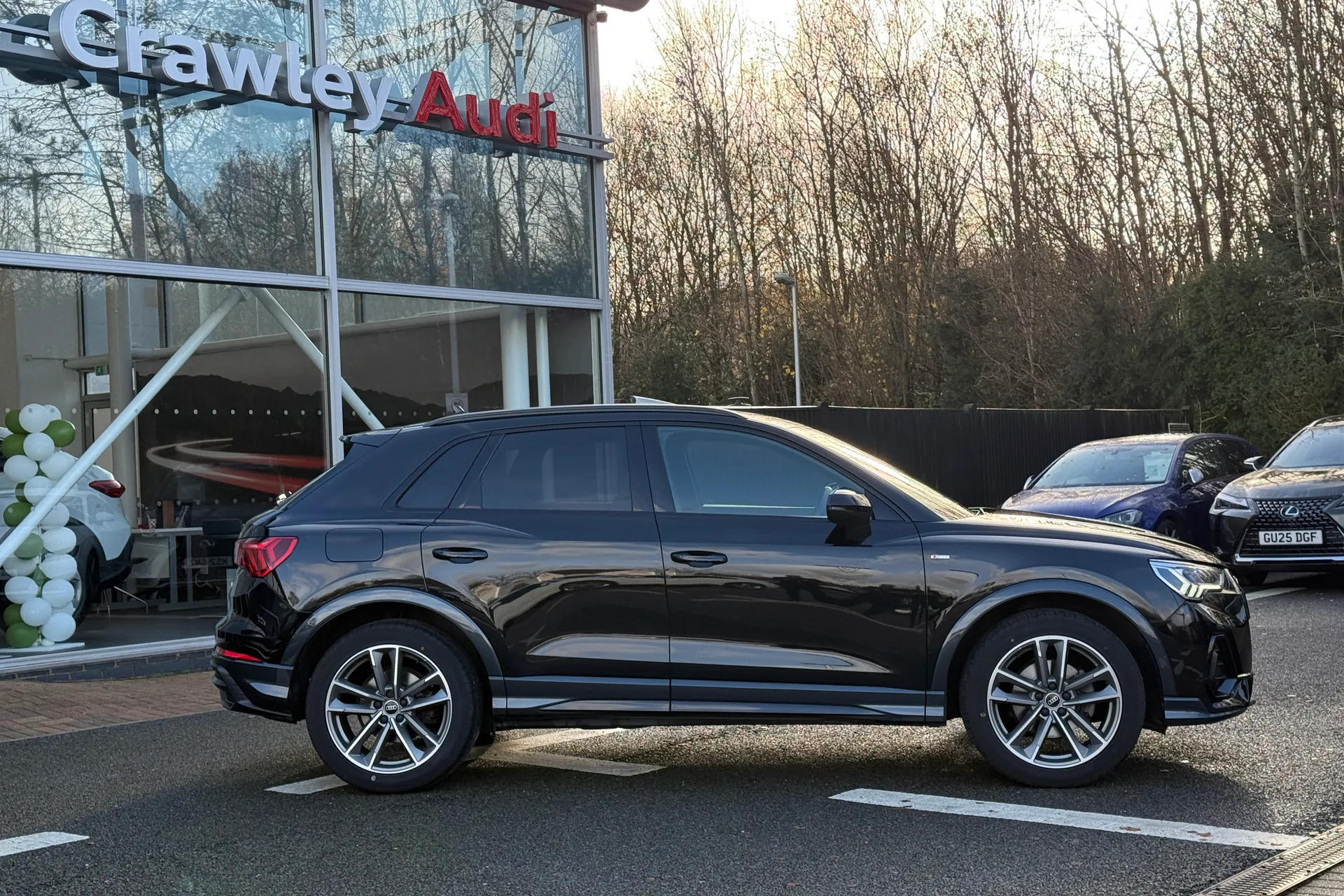 Audi Q3 thumbnail image number 2