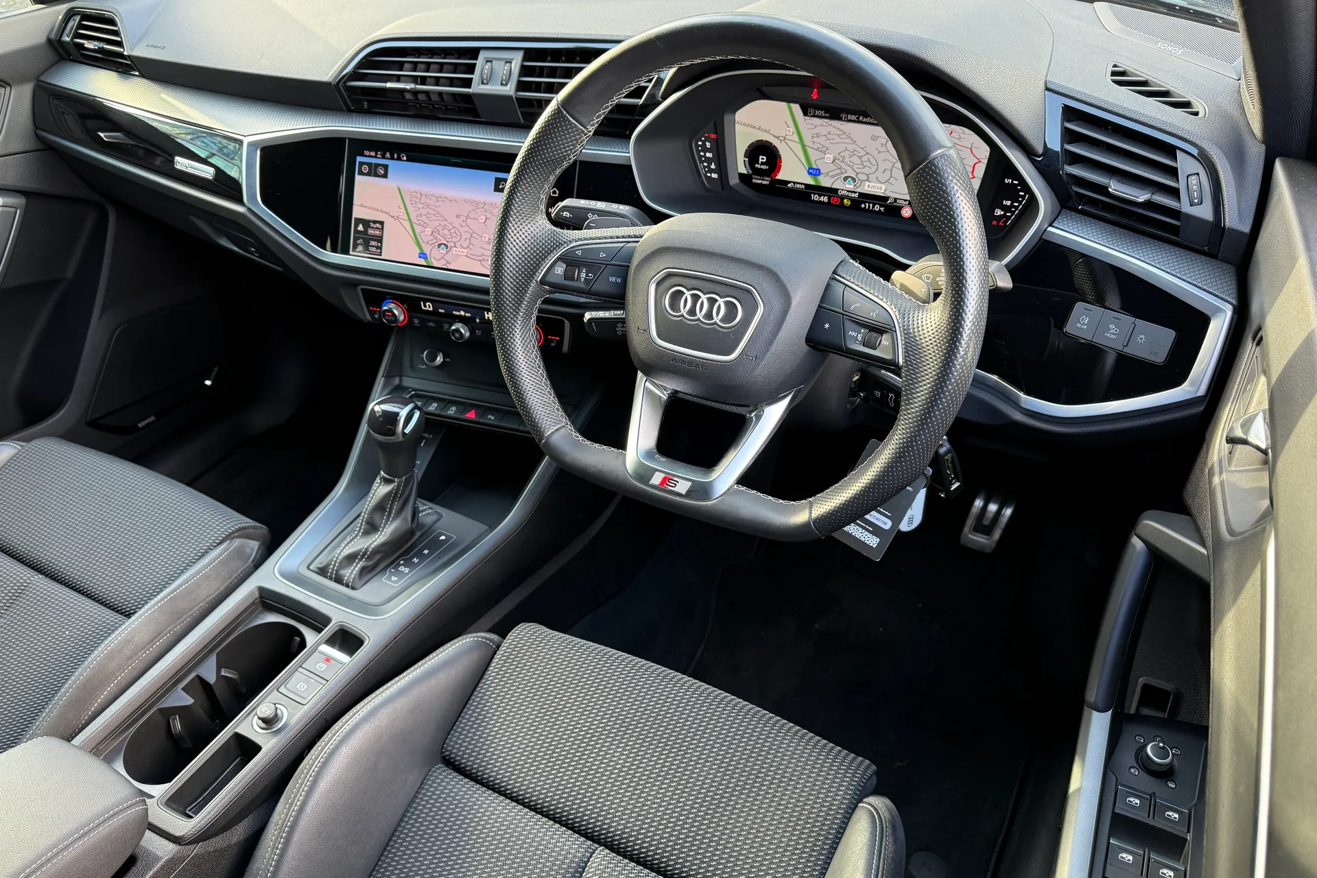 Audi Q3 thumbnail image number 14