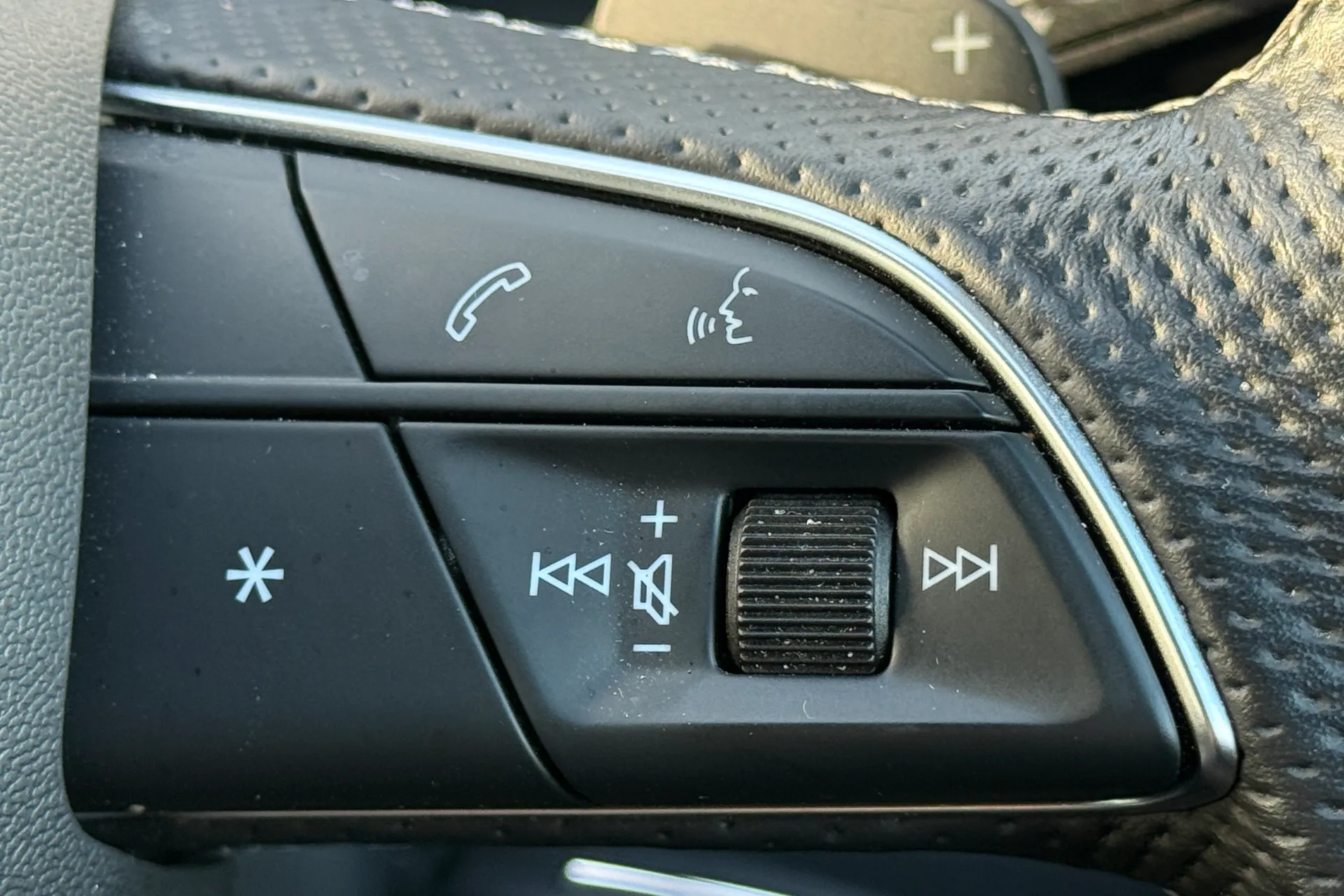 Audi Q3 thumbnail image number 60