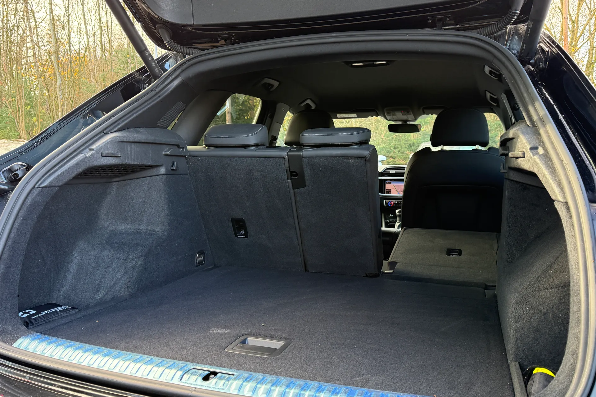 Audi Q3 thumbnail image number 37