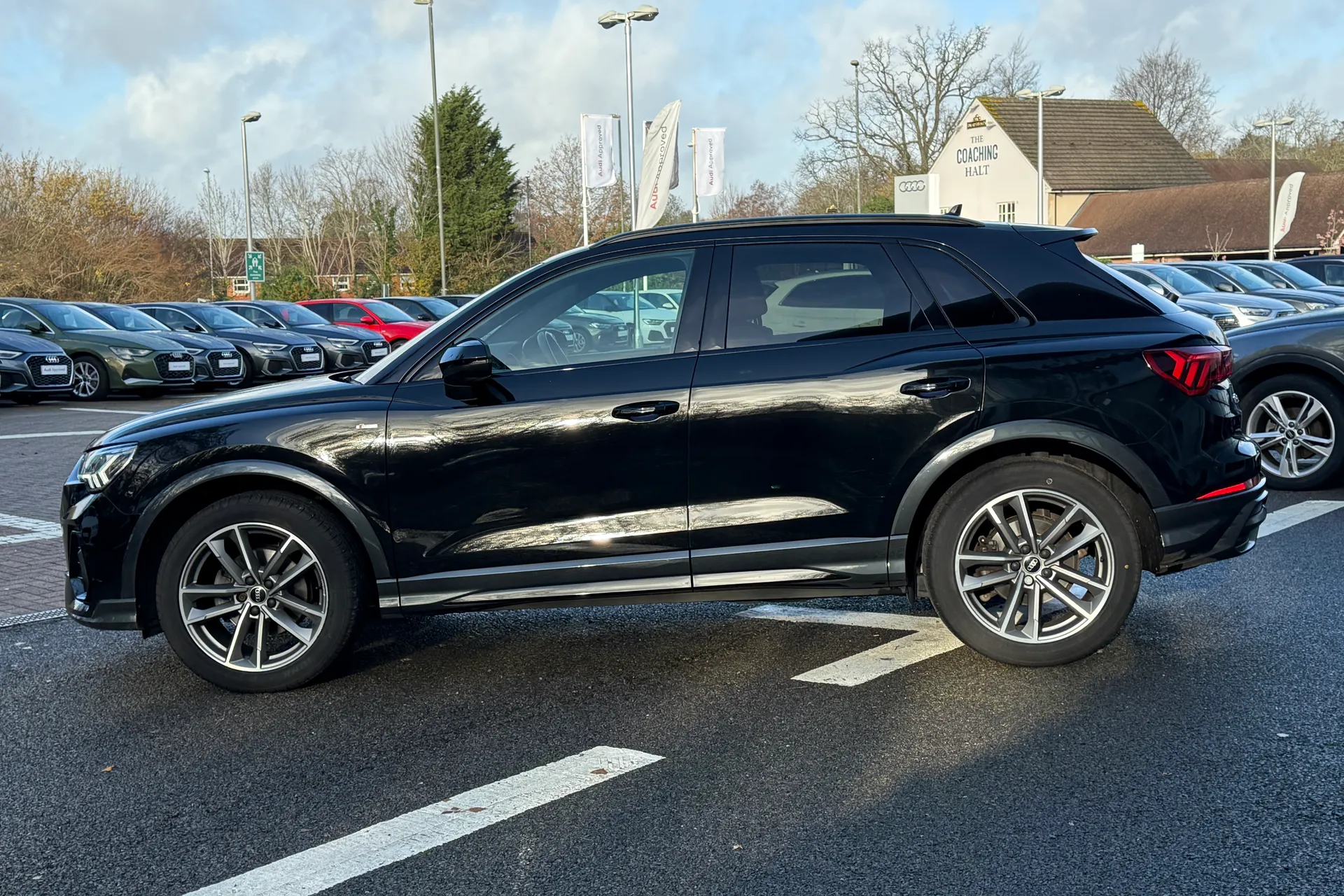 Audi Q3 thumbnail image number 15