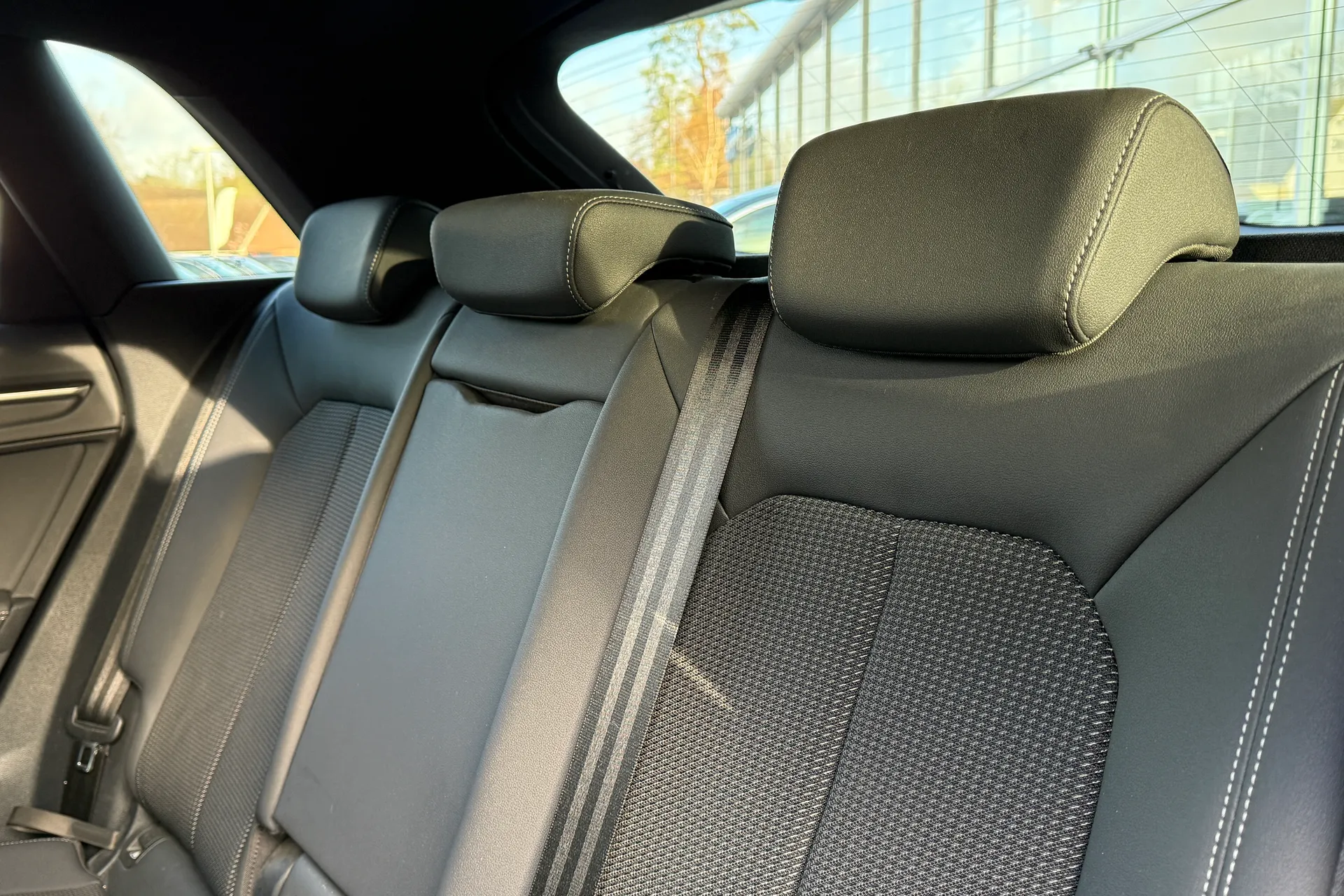 Audi Q3 thumbnail image number 30