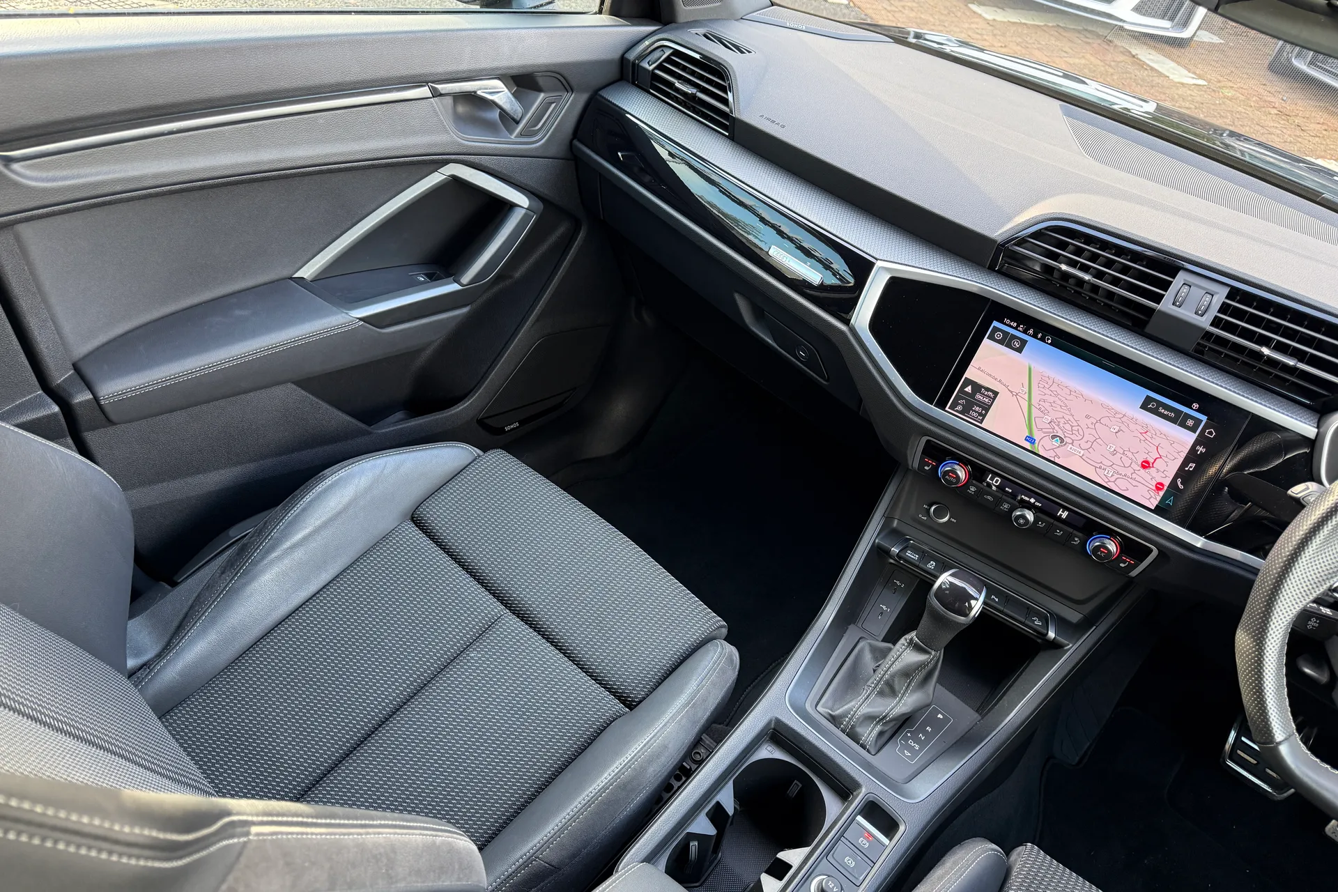 Audi Q3 thumbnail image number 54