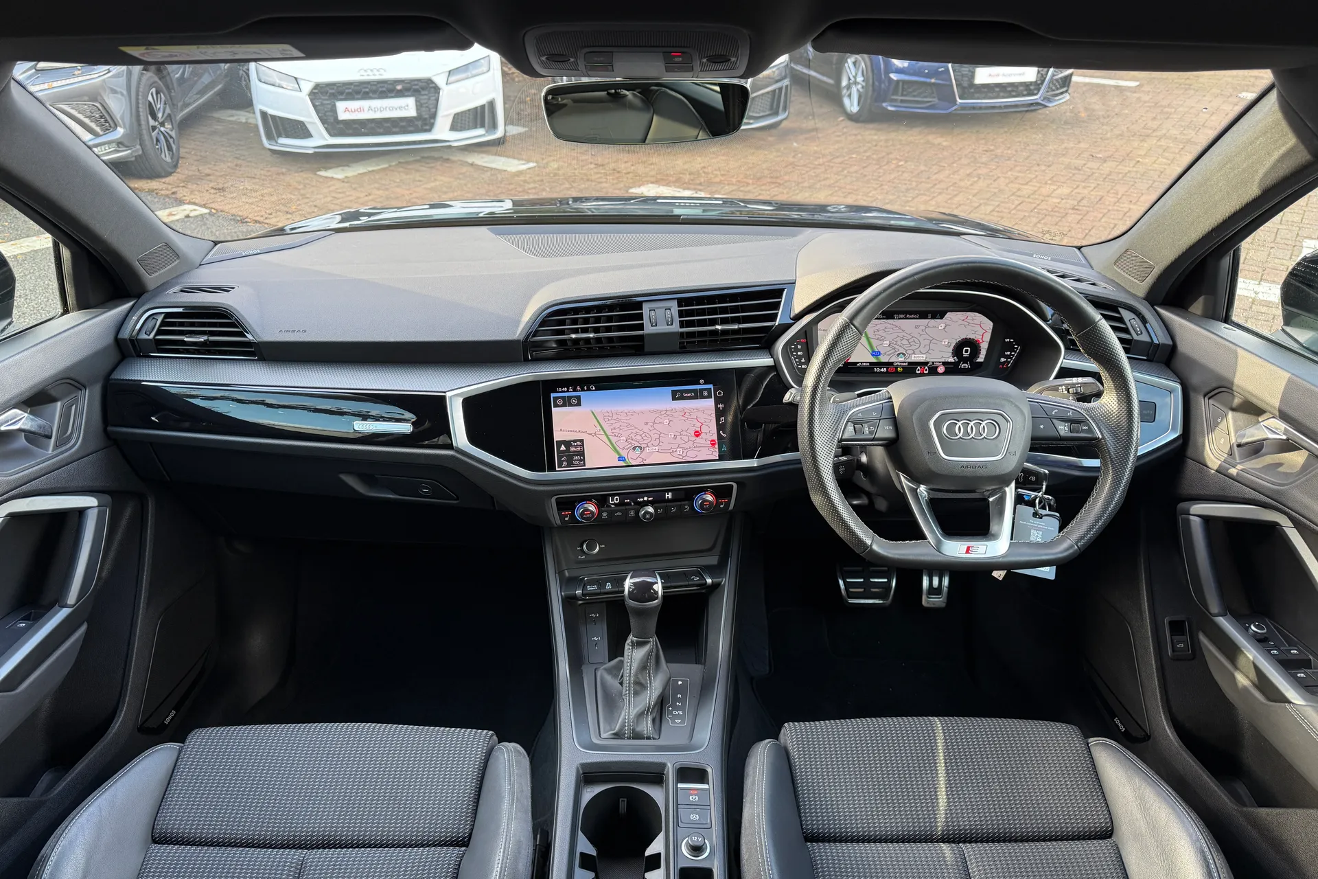 Audi Q3 thumbnail image number 3