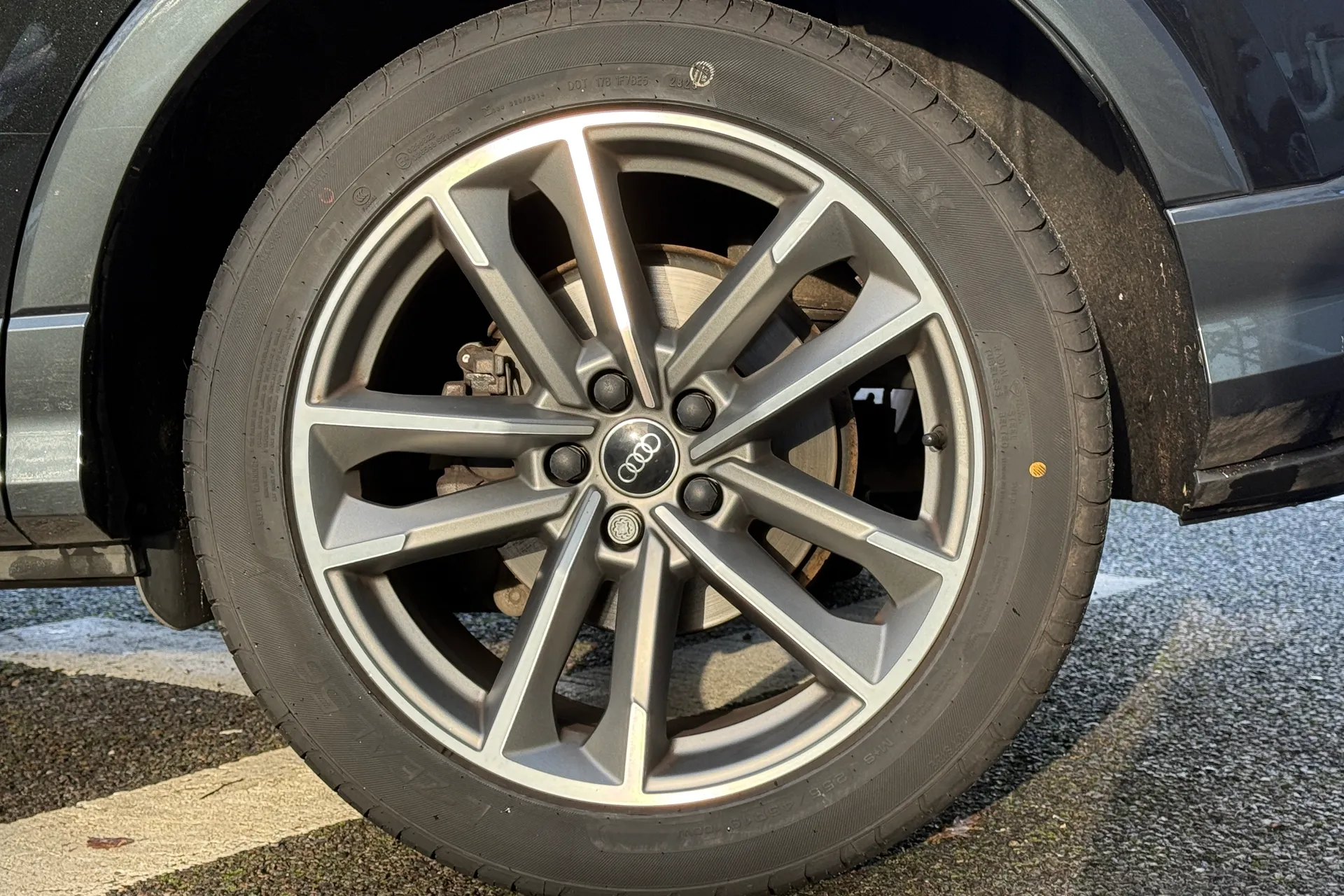 Audi Q3 thumbnail image number 24