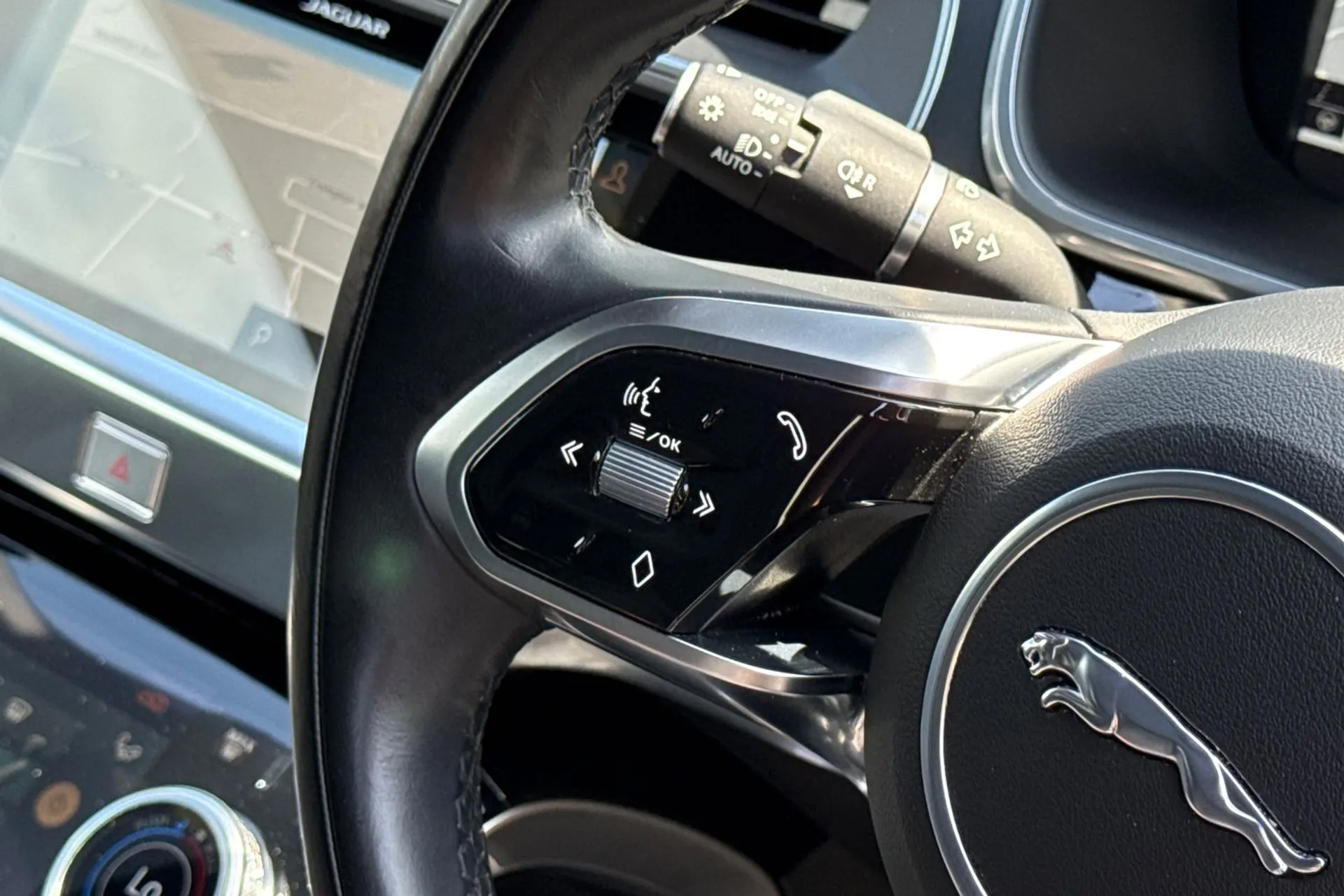 Jaguar I-PACE thumbnail image number 44