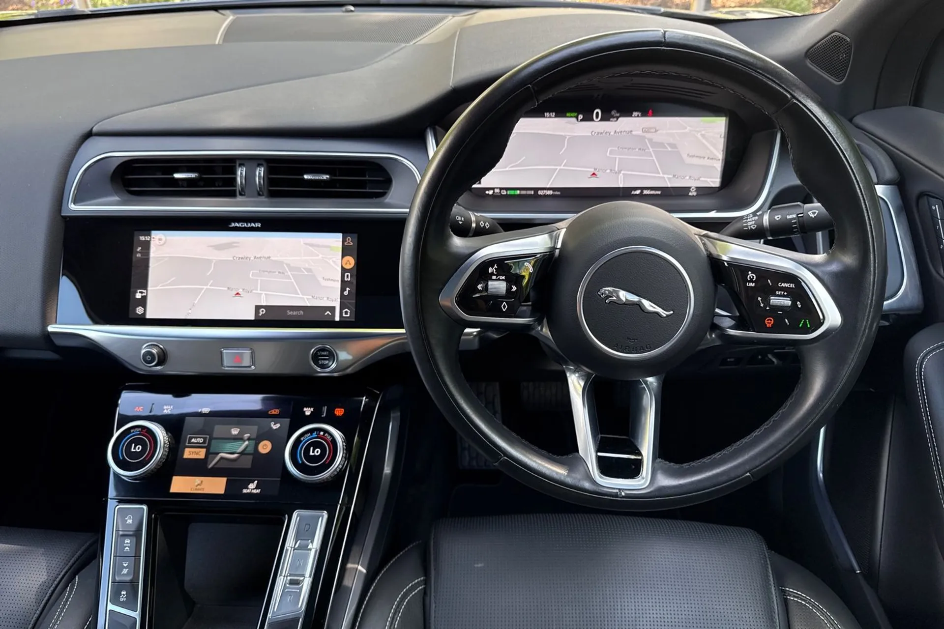 Jaguar I-PACE thumbnail image number 19