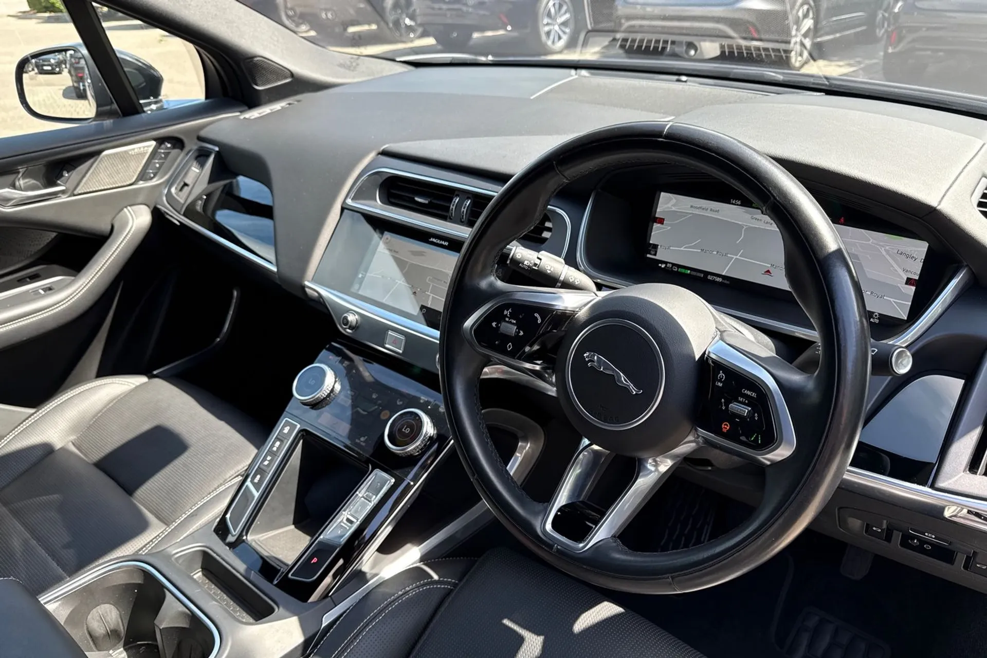 Jaguar I-PACE thumbnail image number 41