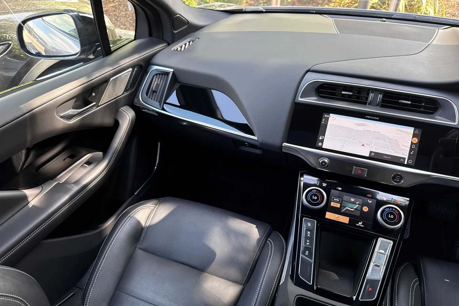 Jaguar I-PACE thumbnail image number 17