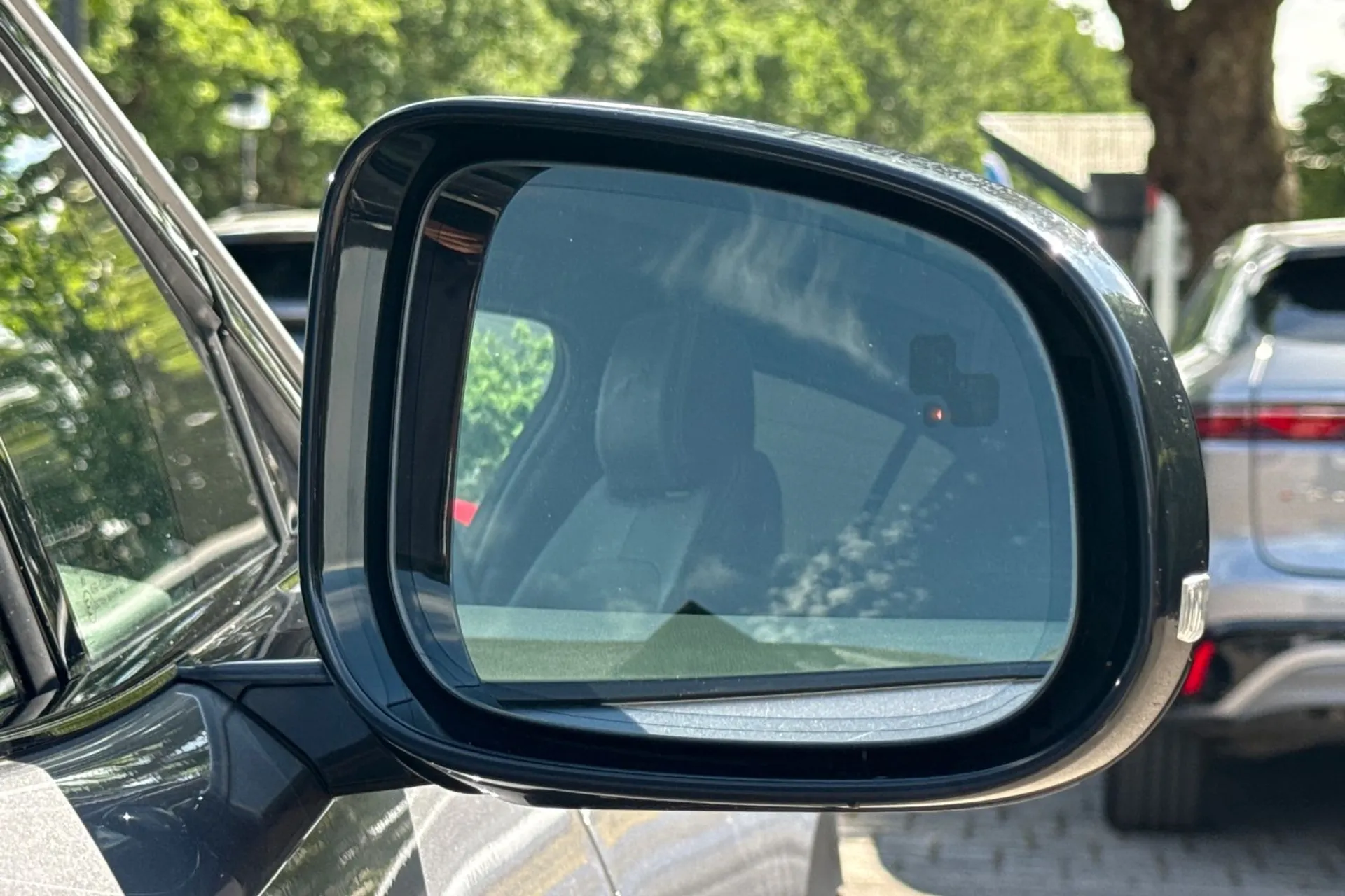 Jaguar I-PACE thumbnail image number 47