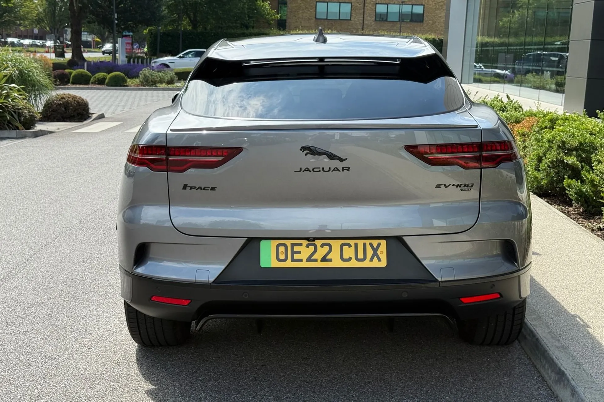 Jaguar I-PACE thumbnail image number 12