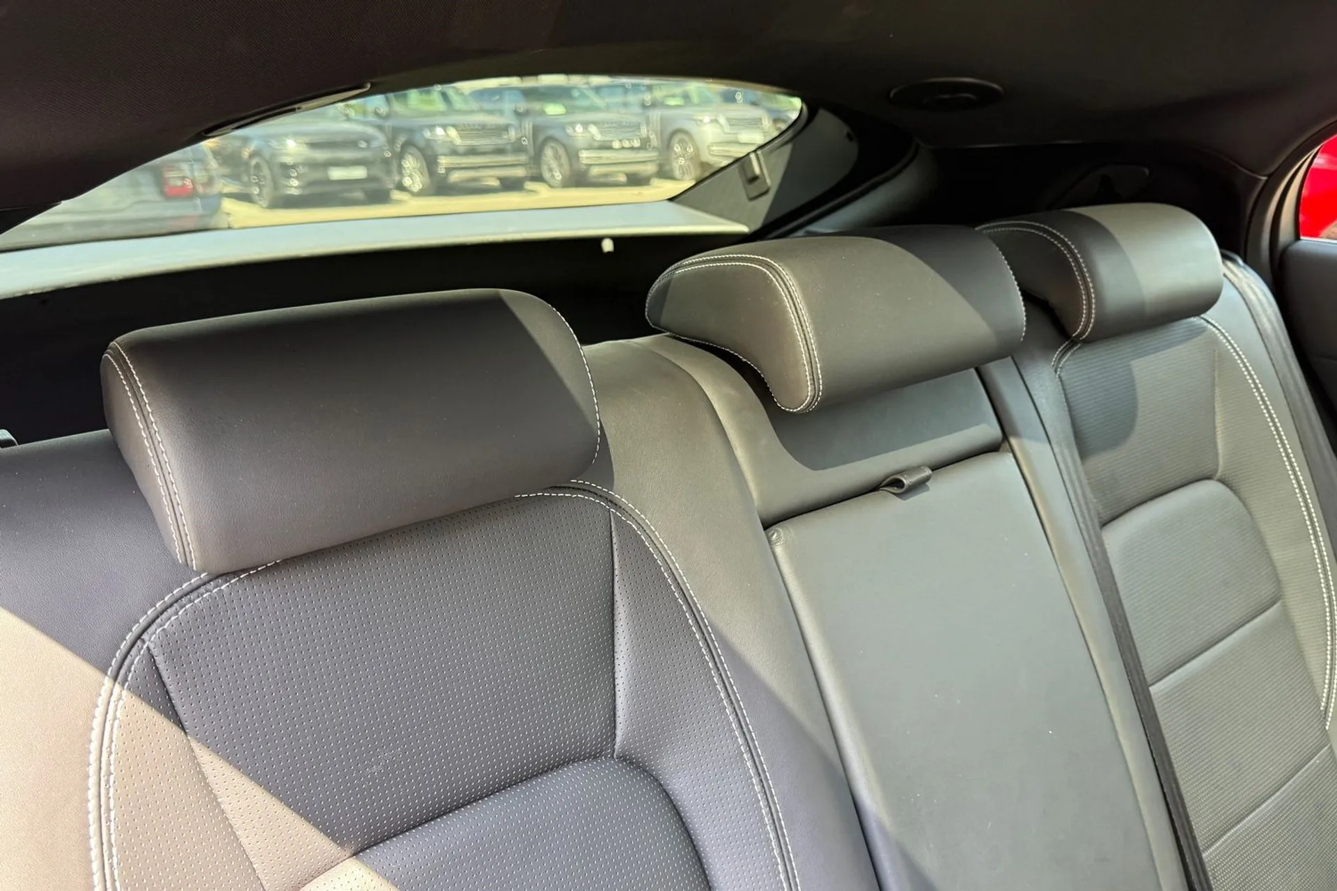 Jaguar I-PACE thumbnail image number 23