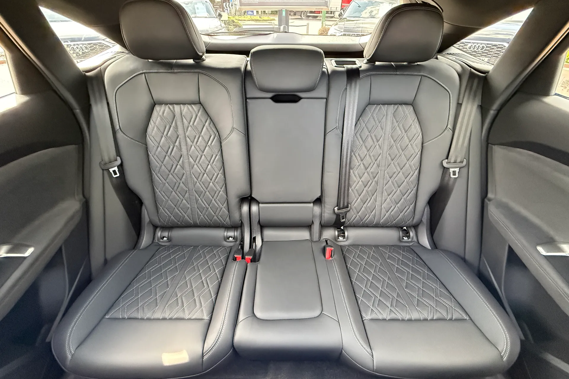 Audi Q5 thumbnail image number 7