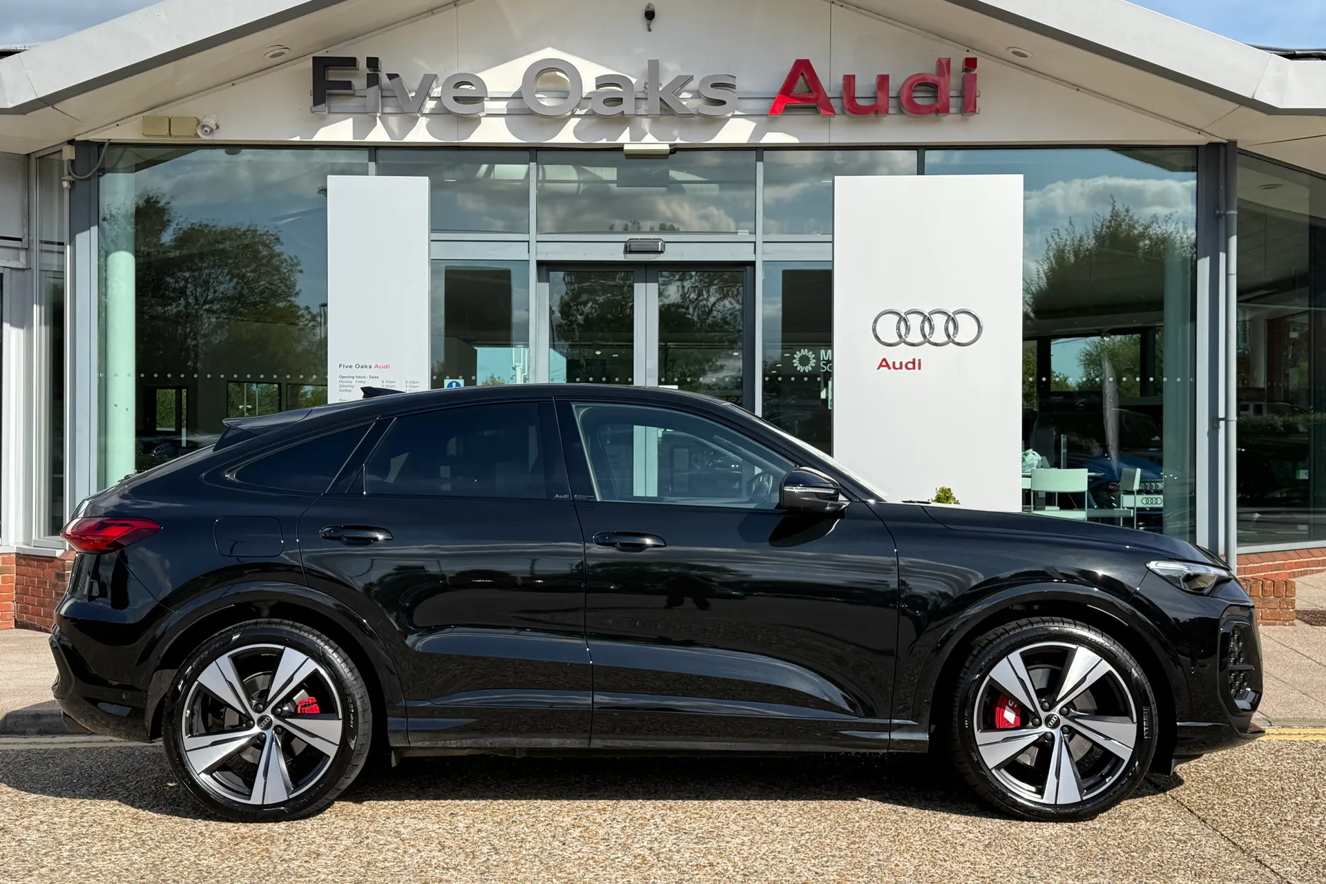 Audi Q5 thumbnail image number 2