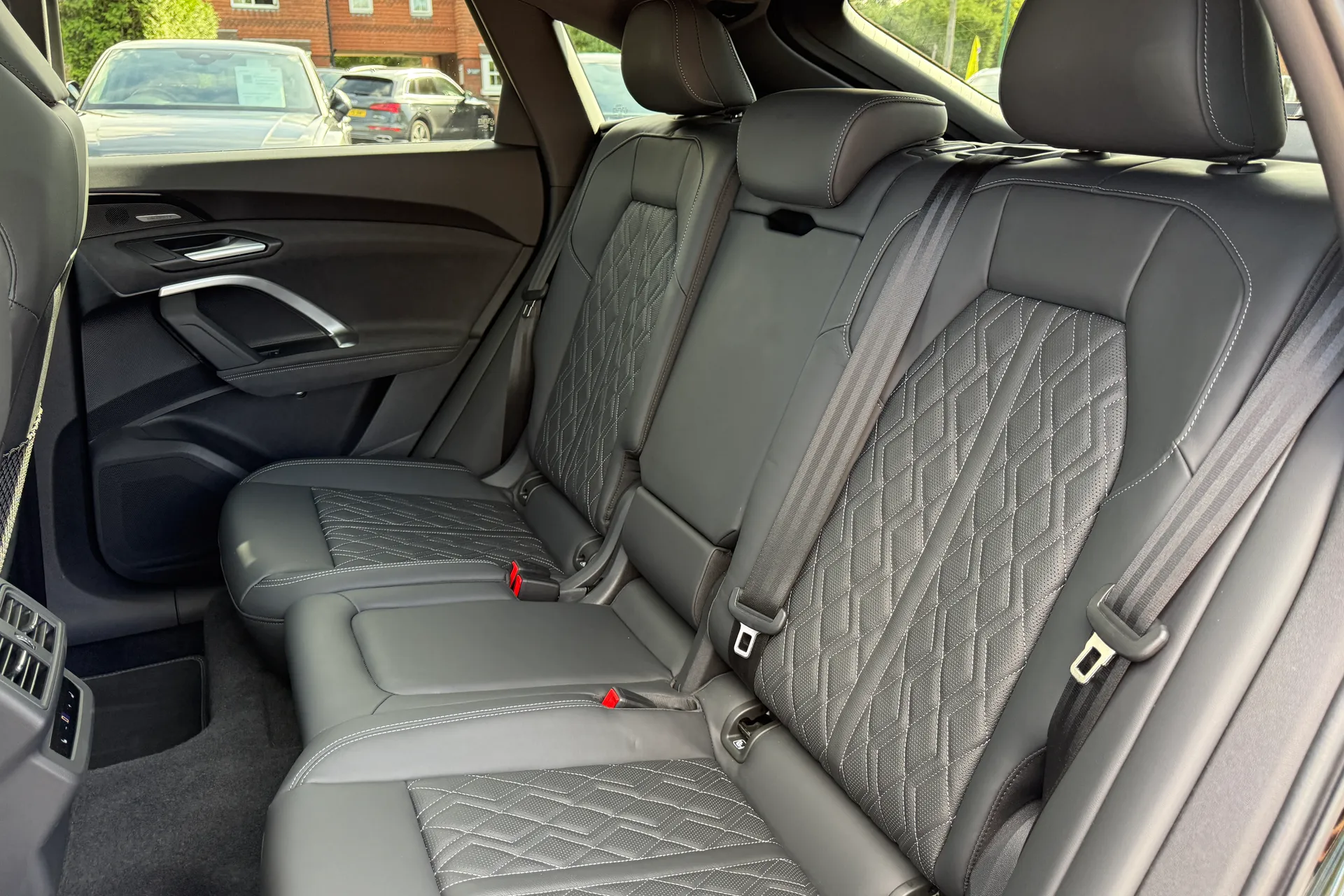 Audi Q5 thumbnail image number 43