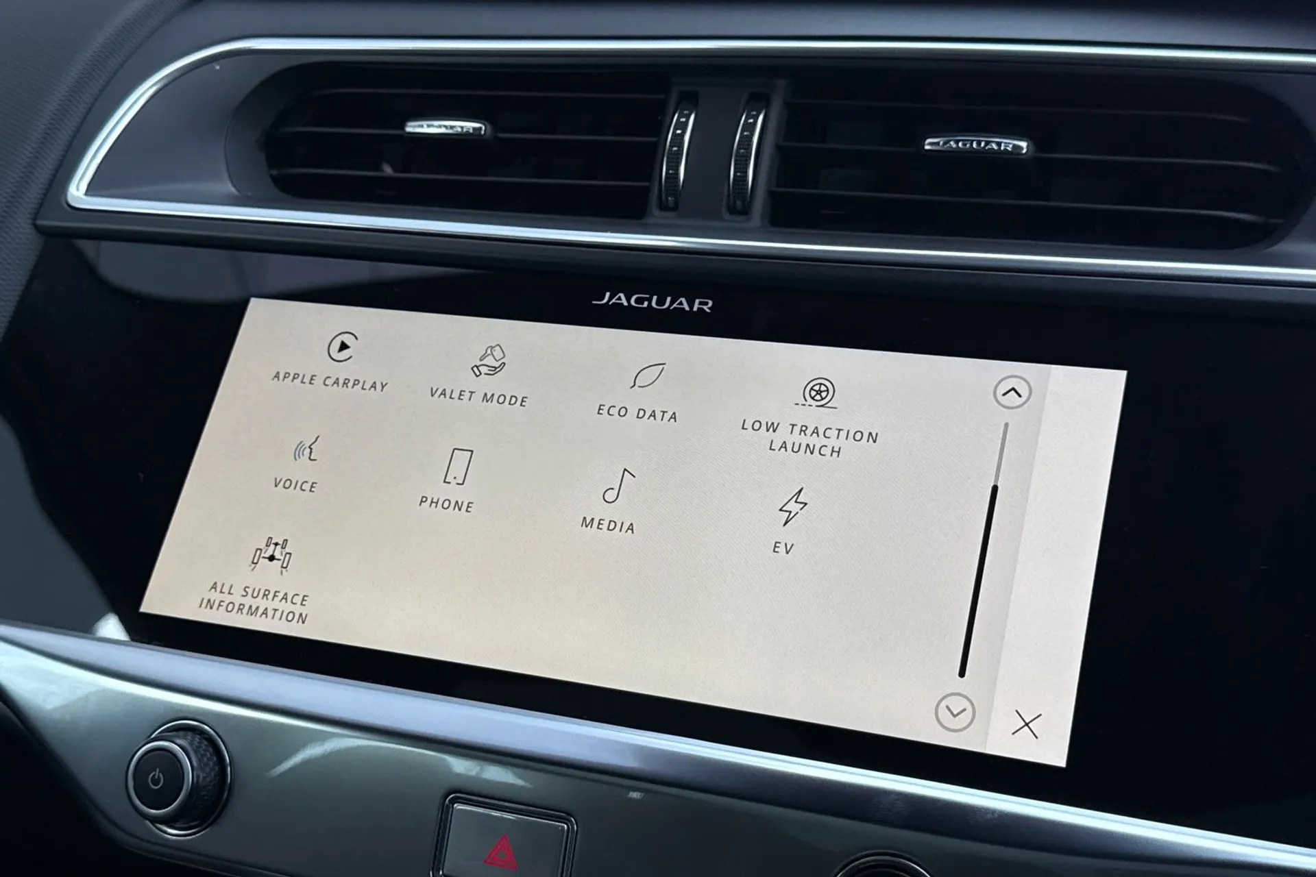 Jaguar I-PACE thumbnail image number 64