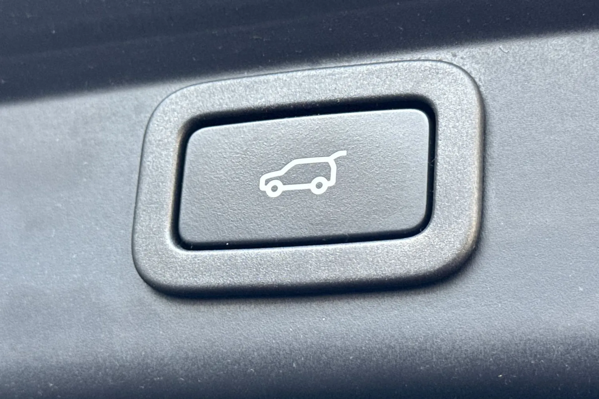 Jaguar I-PACE thumbnail image number 36