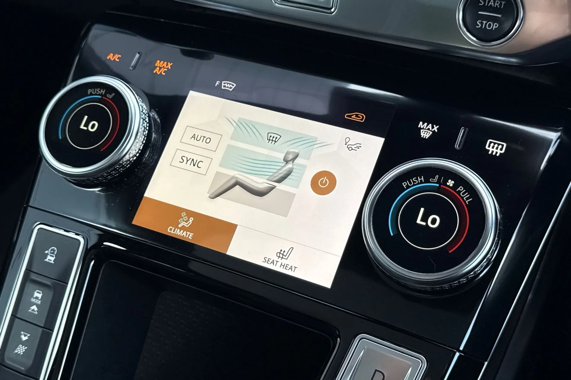 Jaguar I-PACE thumbnail image number 52