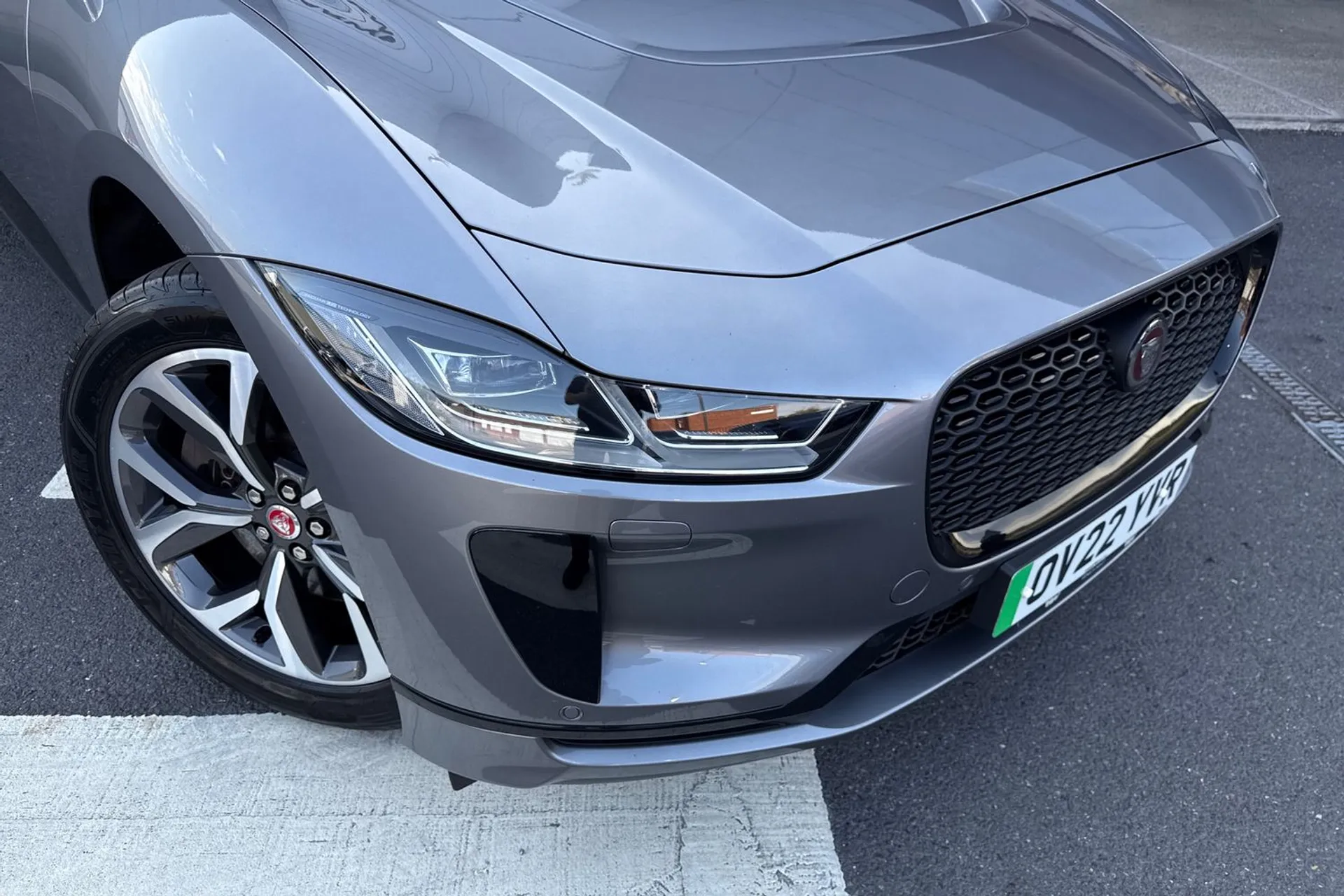Jaguar I-PACE thumbnail image number 24