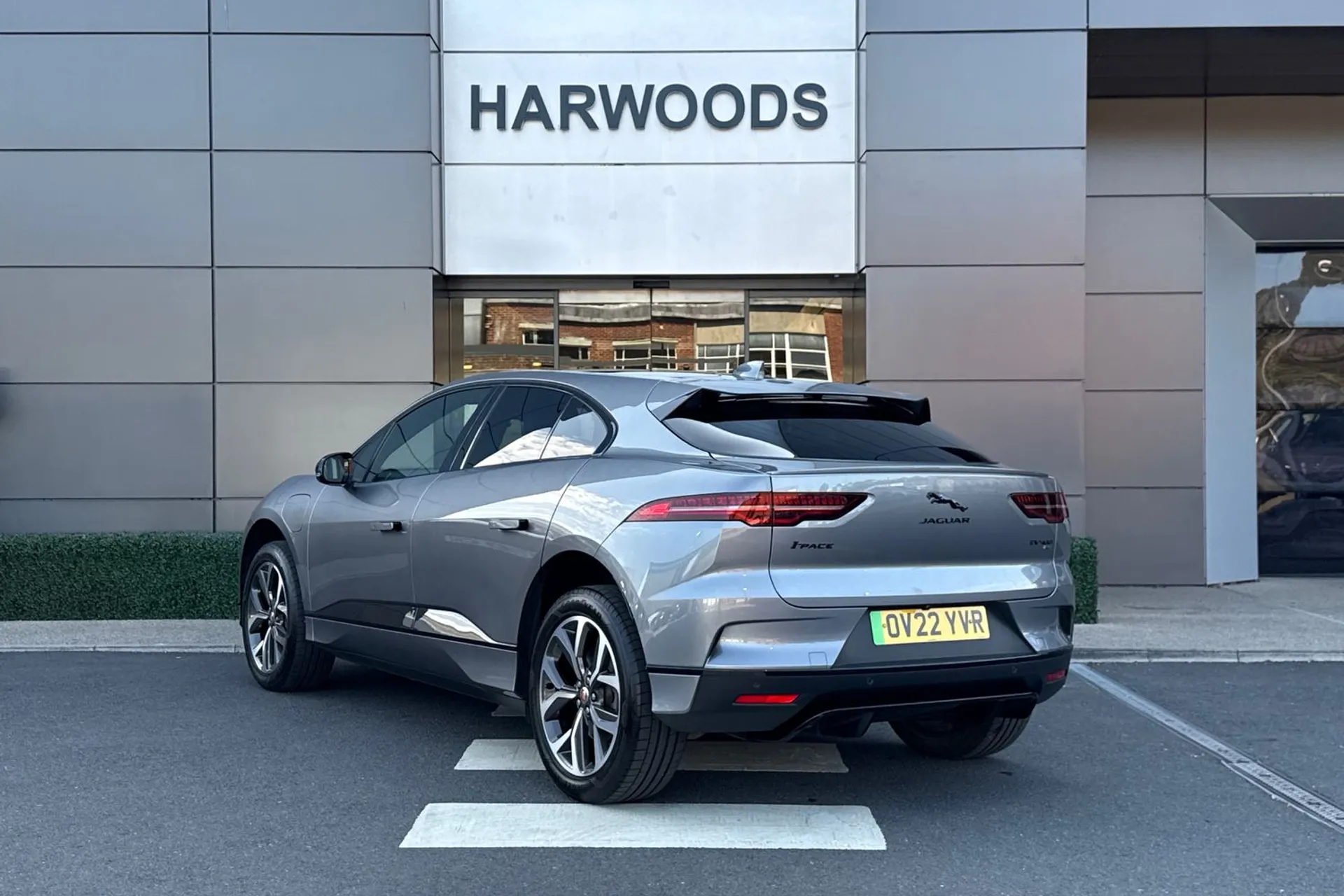 Jaguar I-PACE thumbnail image number 10