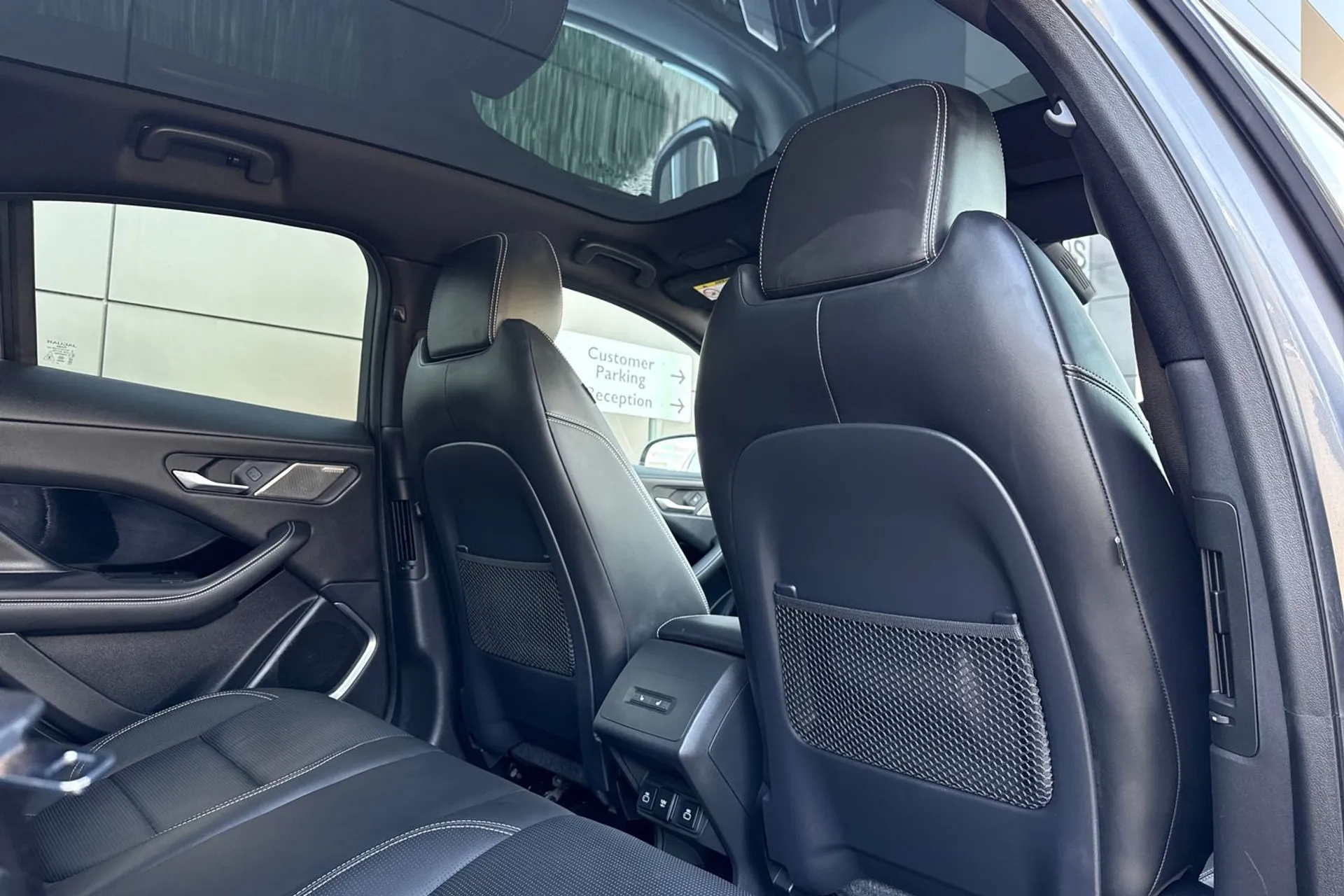 Jaguar I-PACE thumbnail image number 38