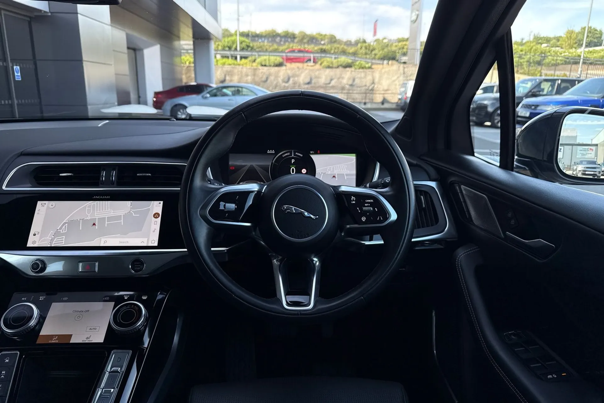 Jaguar I-PACE thumbnail image number 46
