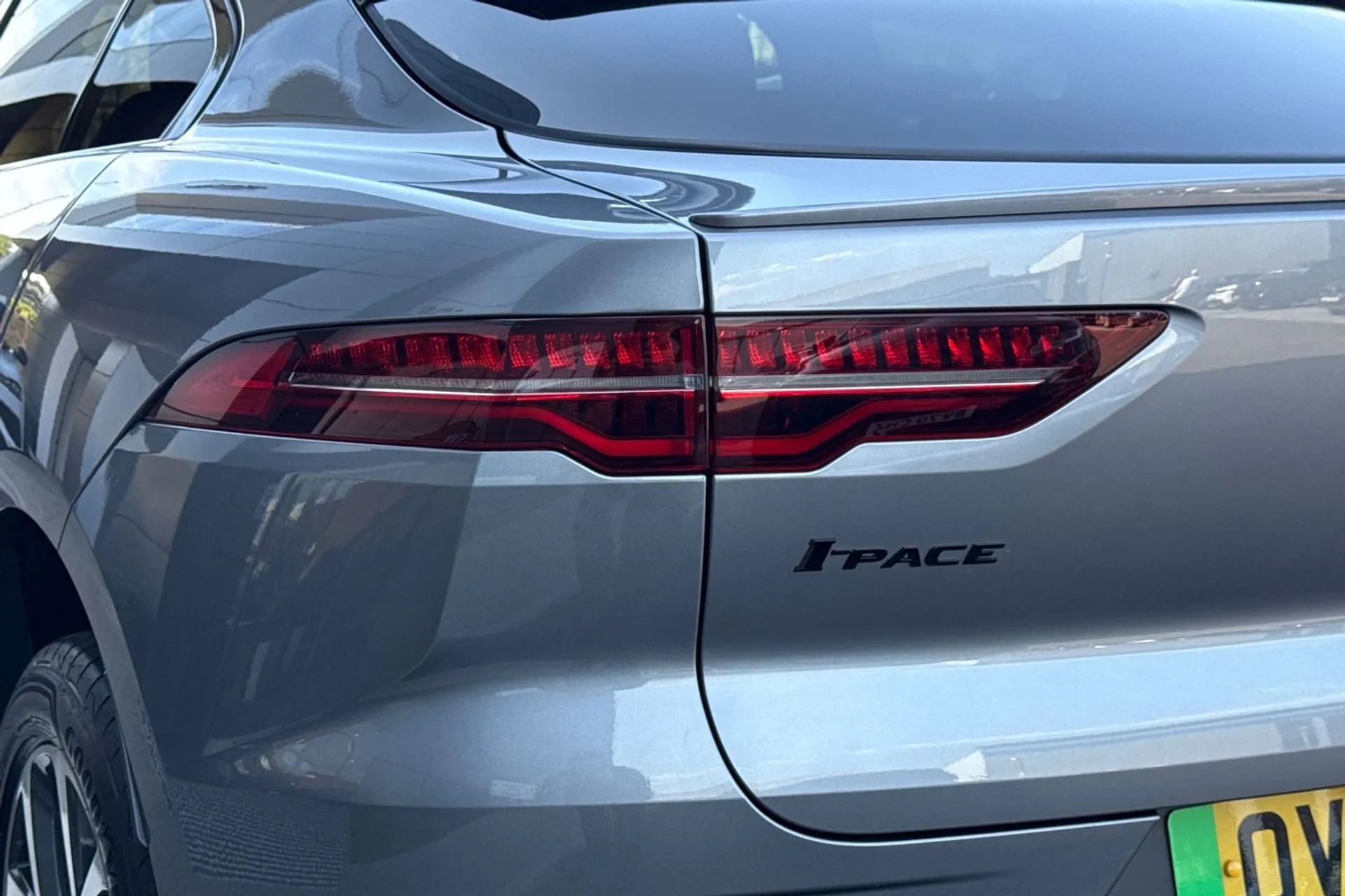 Jaguar I-PACE thumbnail image number 33