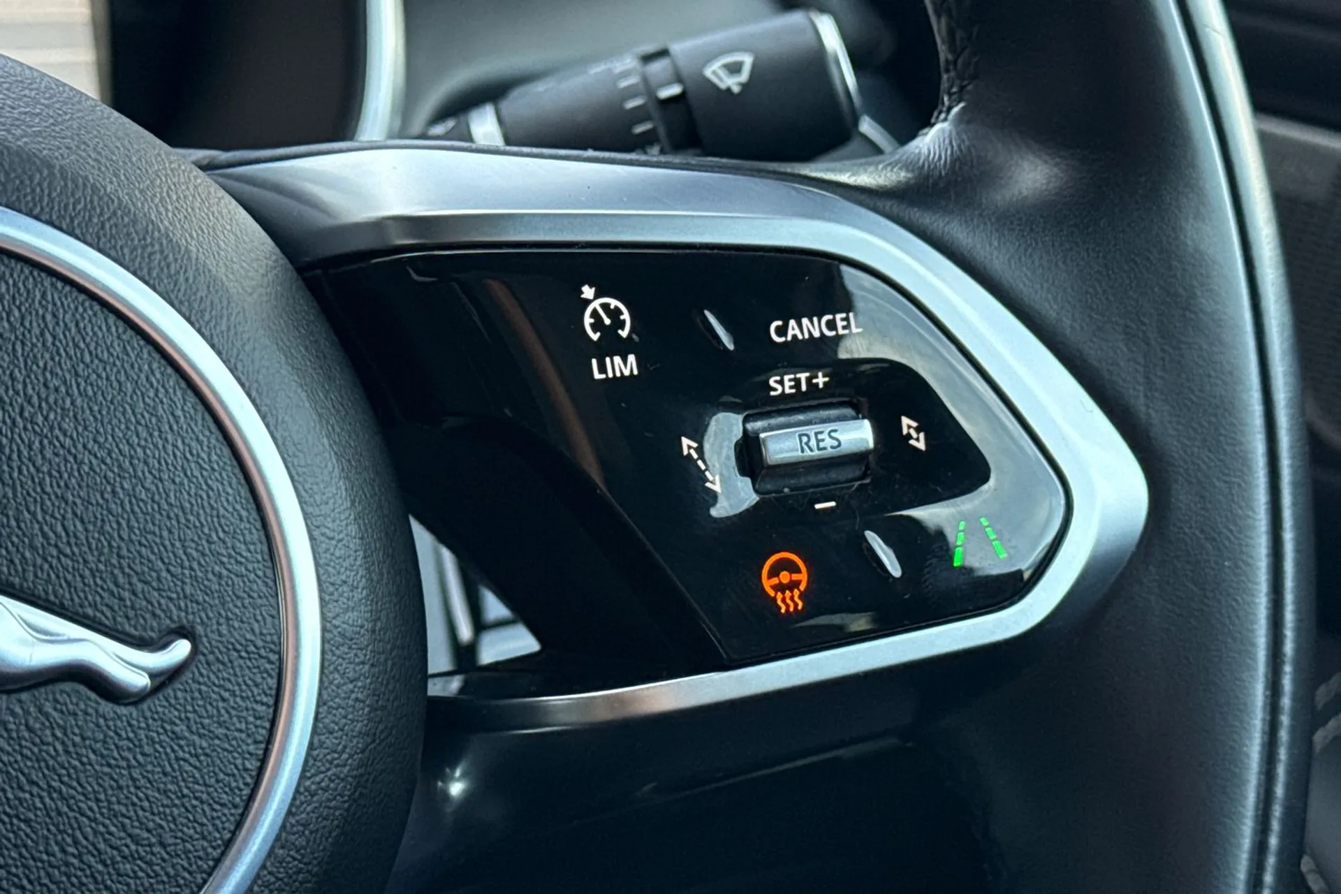 Jaguar I-PACE thumbnail image number 50